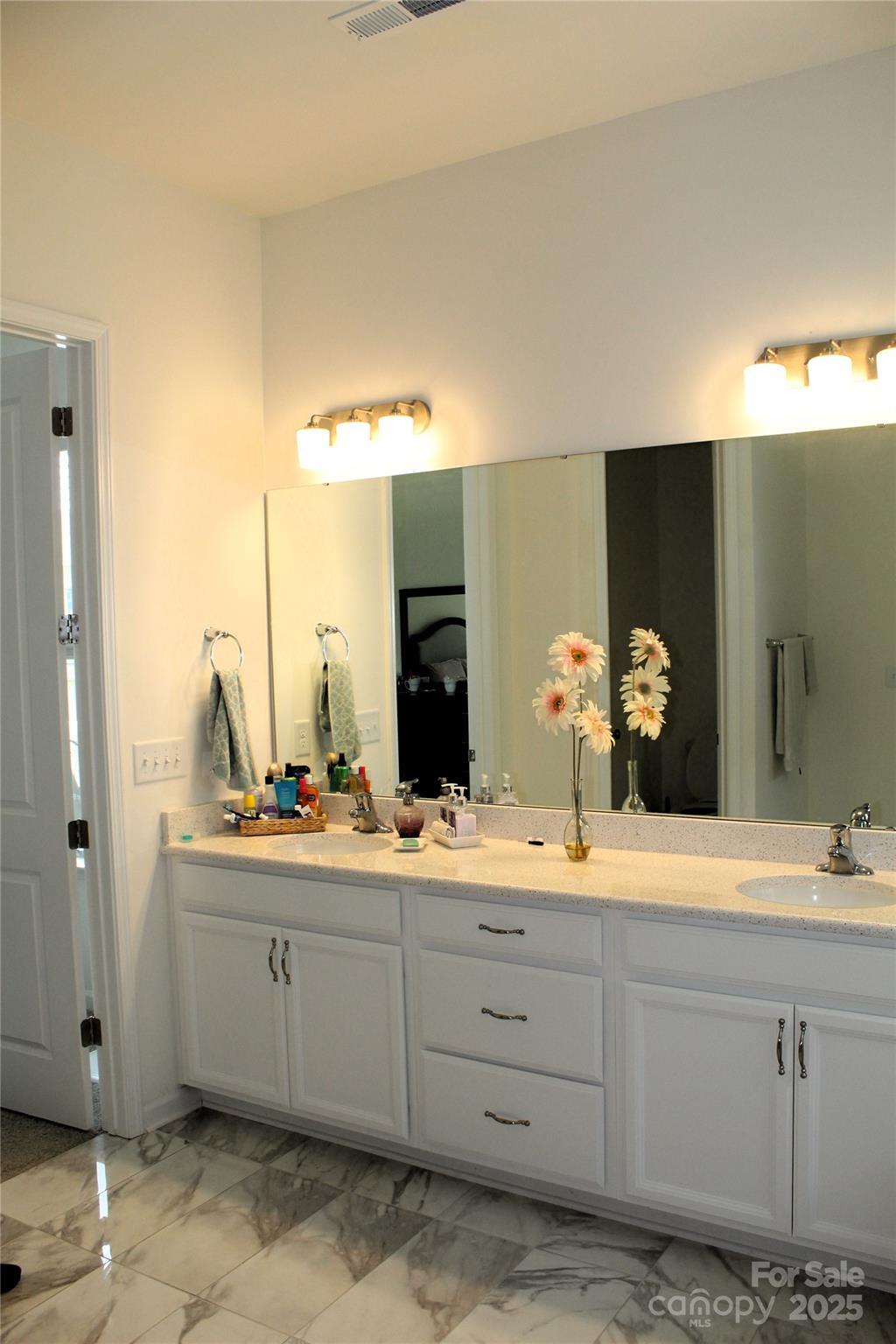 Photo #15