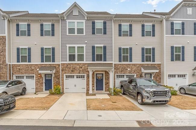 Photo one of 2311 Doby Creek Ln Charlotte NC 28262 | MLS 4227963