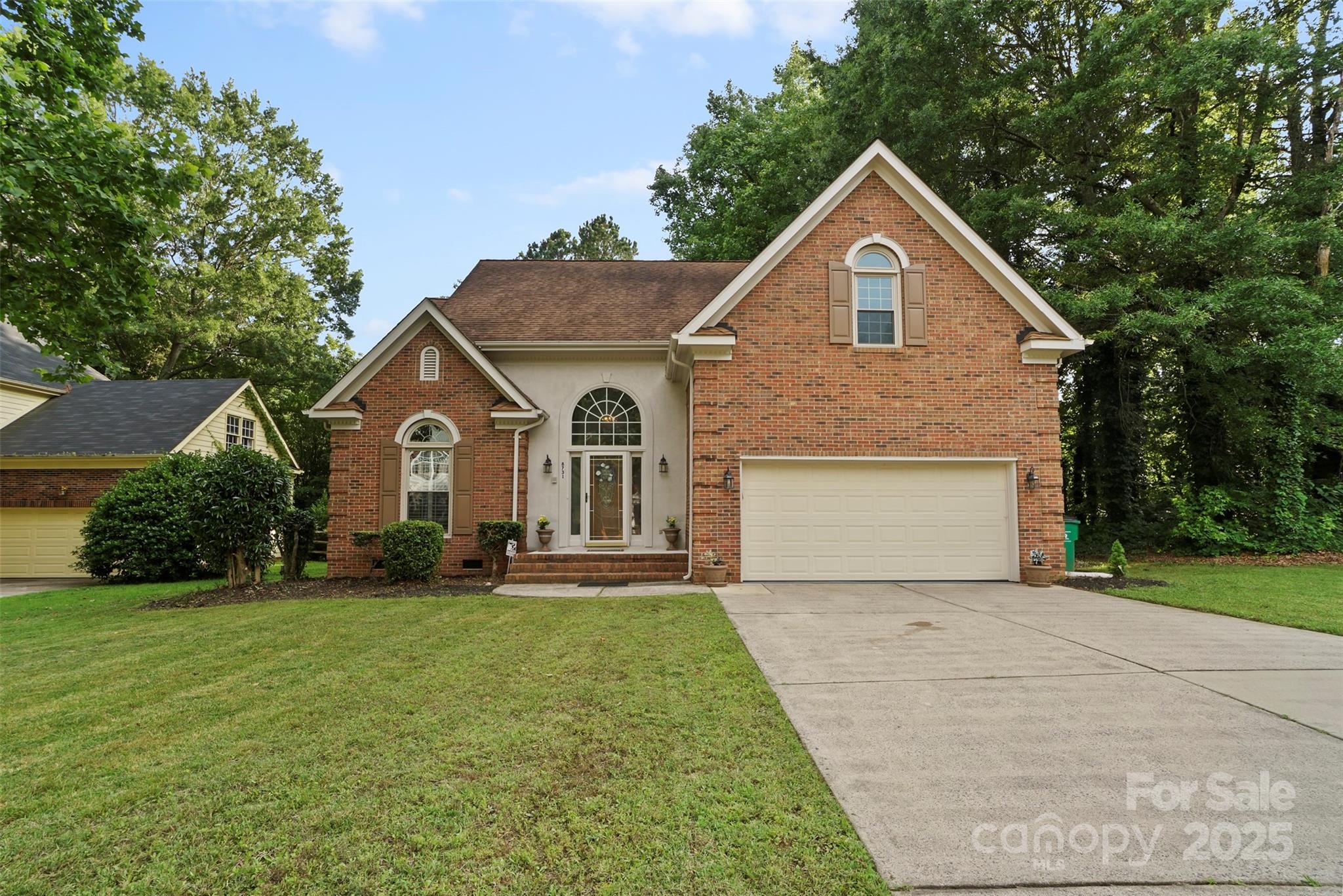 Photo one of 8731 Sheltonham Way Charlotte NC 28216 | MLS 4228198