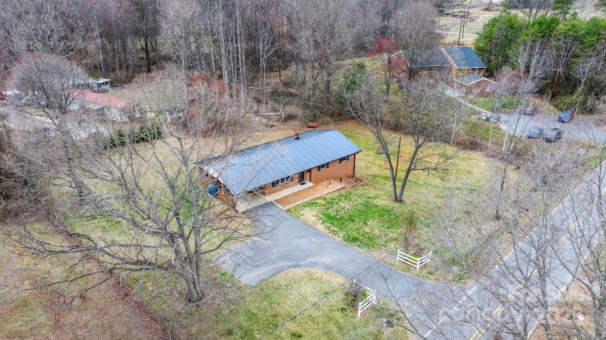 Photo one of 104 Pop Davis Rd Taylorsville NC 28681 | MLS 4229007