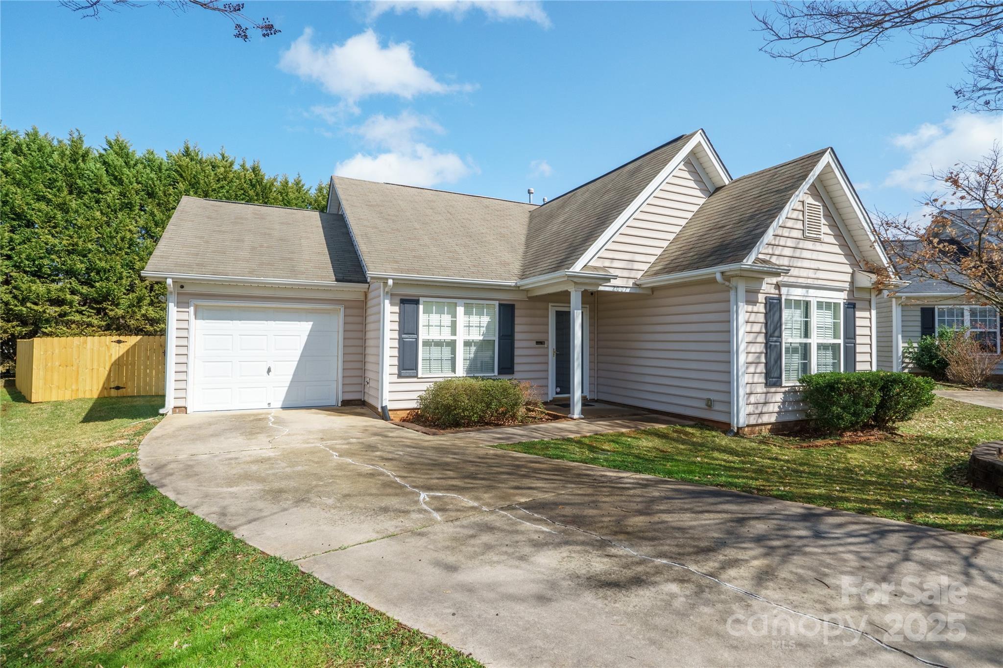 Photo one of 2007 Wexford Way Statesville NC 28625 | MLS 4229351