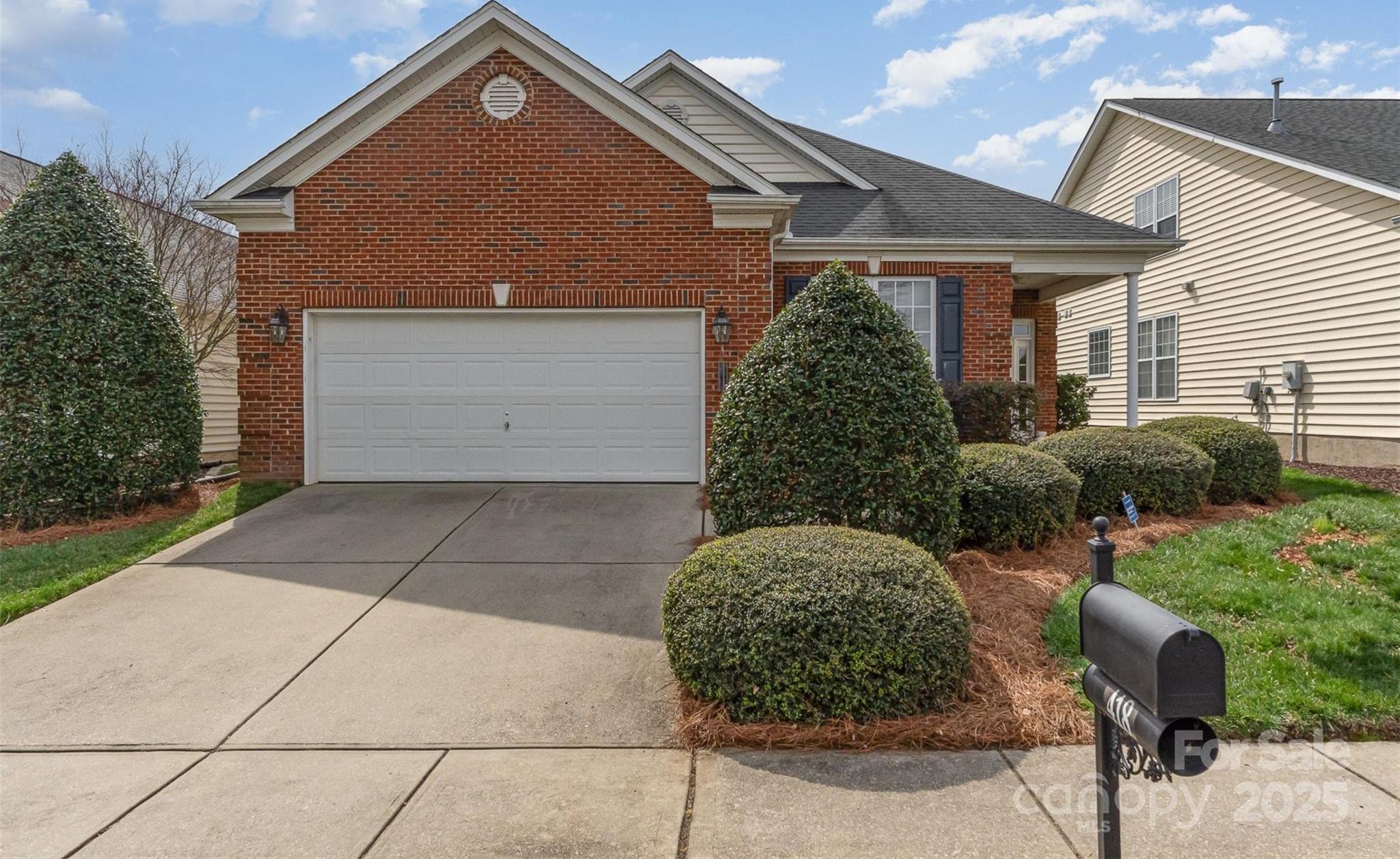 Photo one of 418 Garnet Ct Fort Mill SC 29708 | MLS 4229308