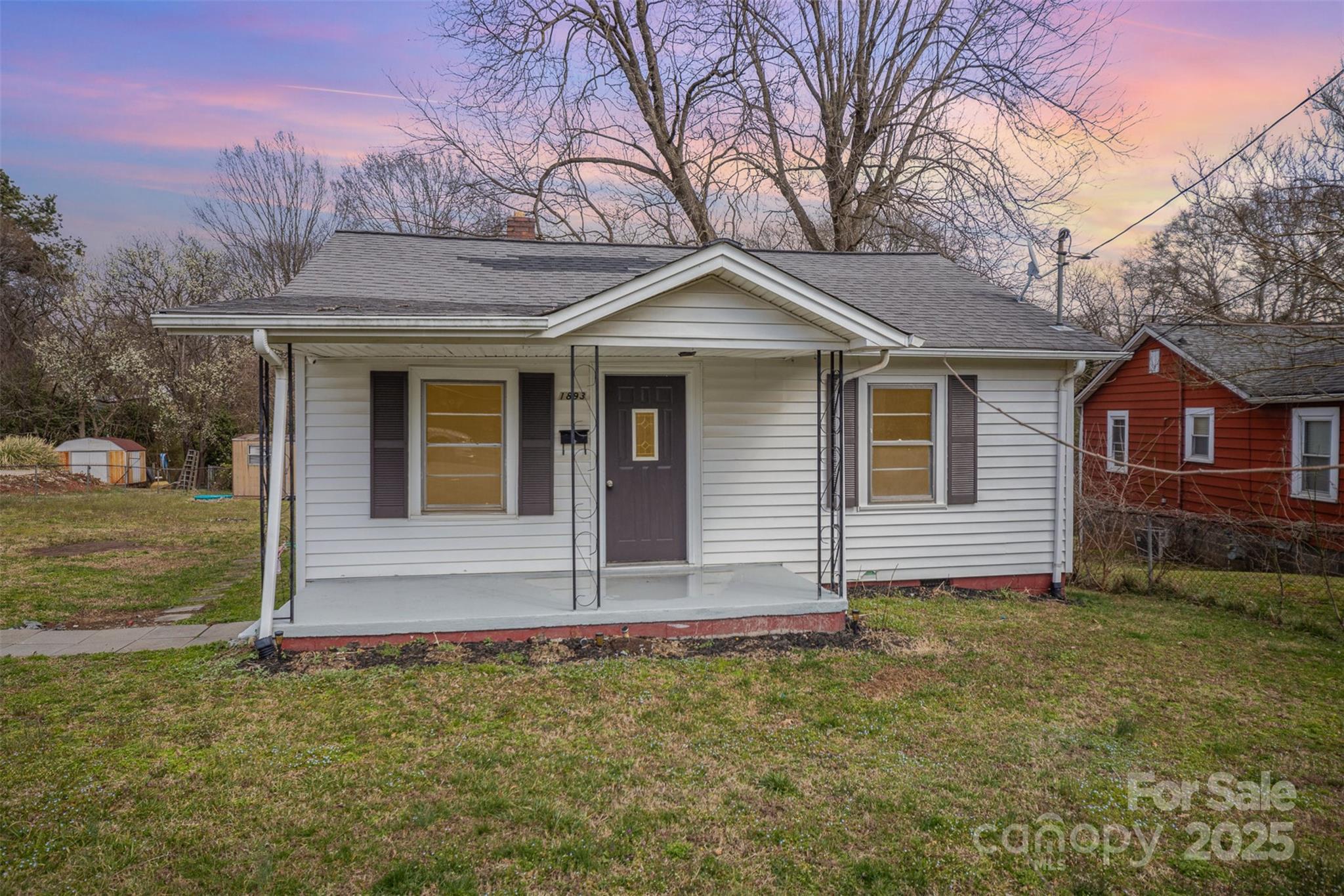 Photo one of 1893 Hilltop Cir Gastonia NC 28054 | MLS 4230566