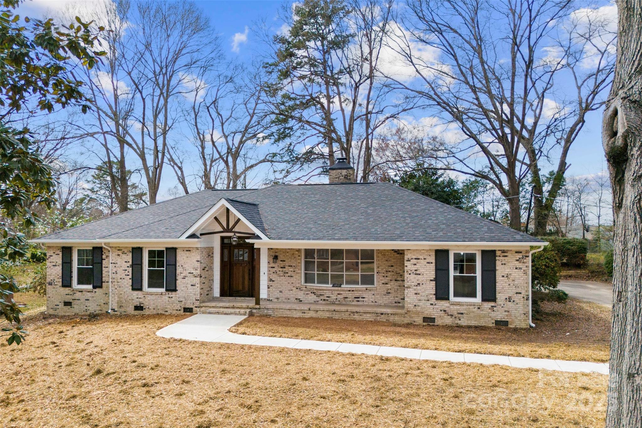 Photo one of 1915 Kingston Dr Gastonia NC 28052 | MLS 4230532