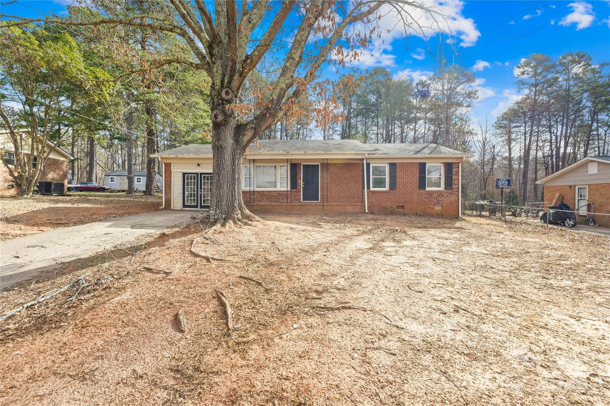 Photo one of 1502 Northwoods Dr Kings Mountain NC 28086 | MLS 4230678