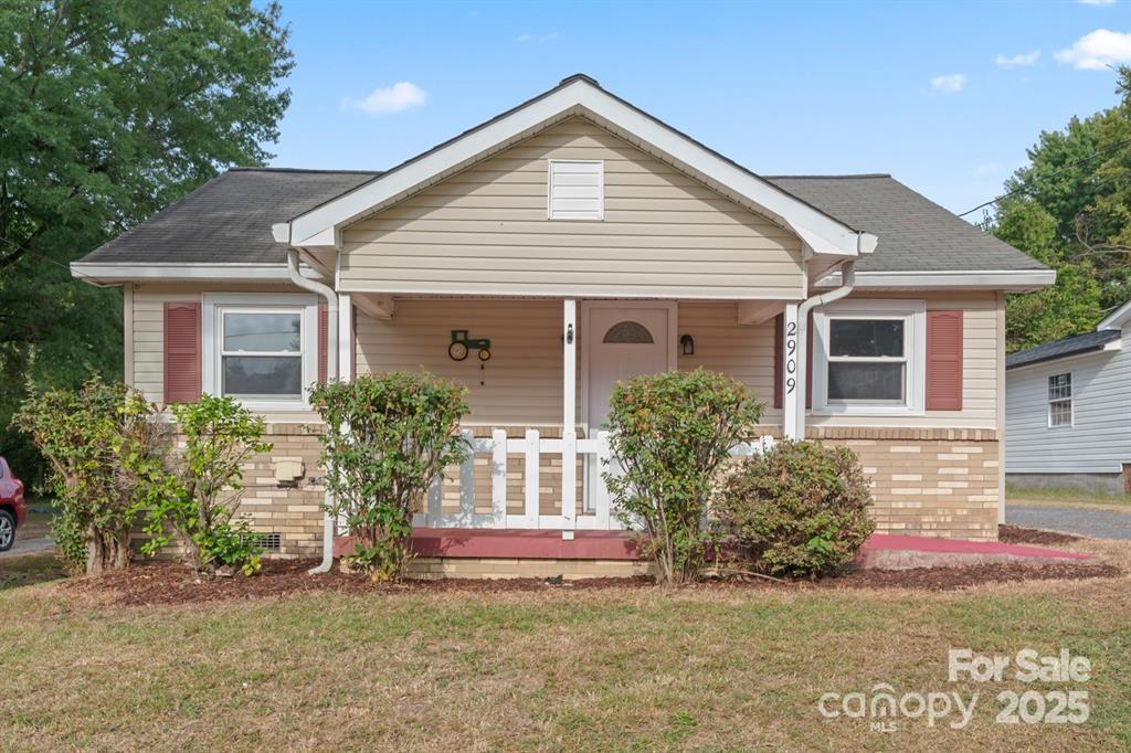 Photo one of 2909 Glendale Ave Kannapolis NC 28081 | MLS 4230671