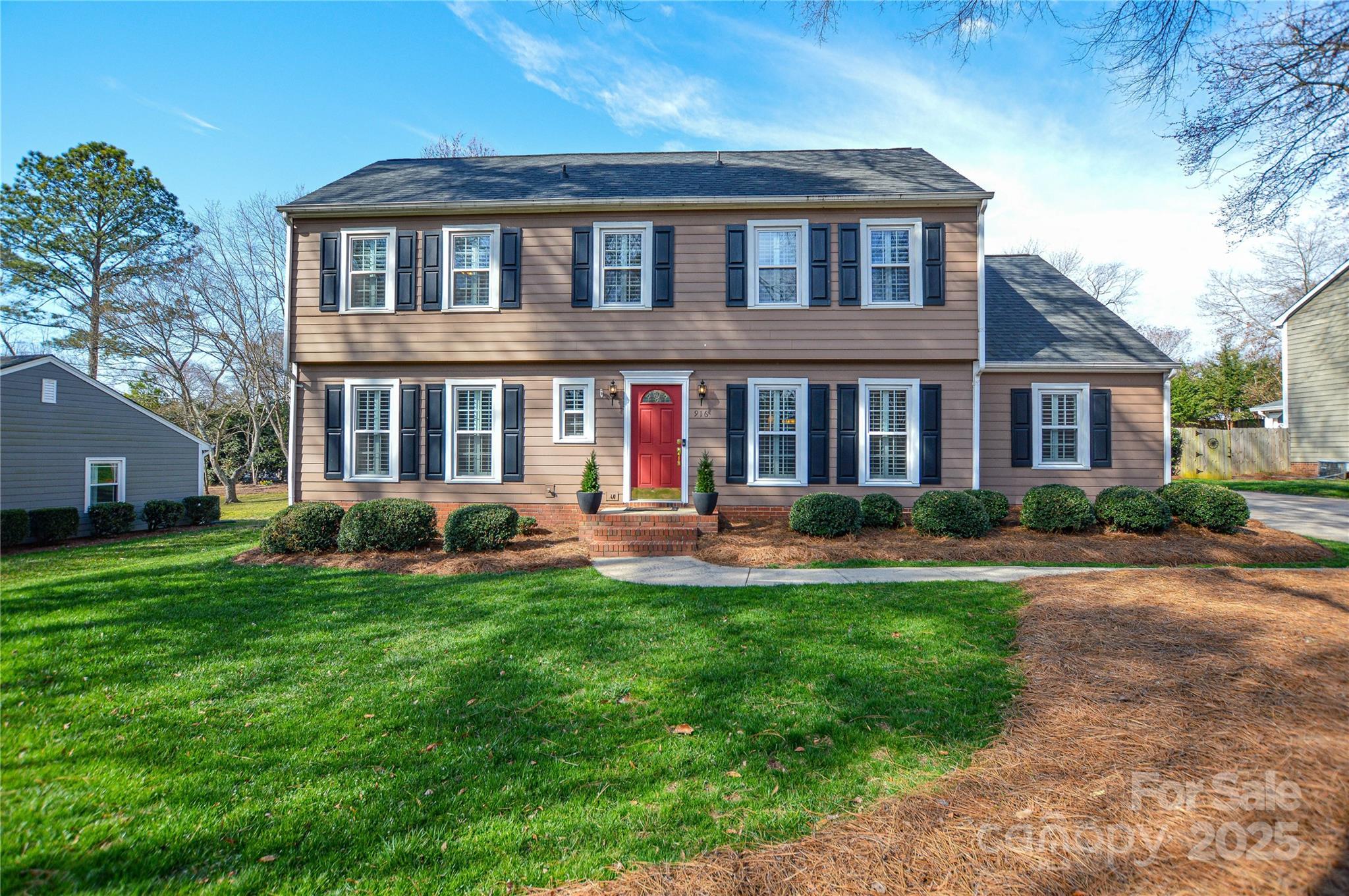 Photo one of 916 Somersby Ln Matthews NC 28105 | MLS 4230762