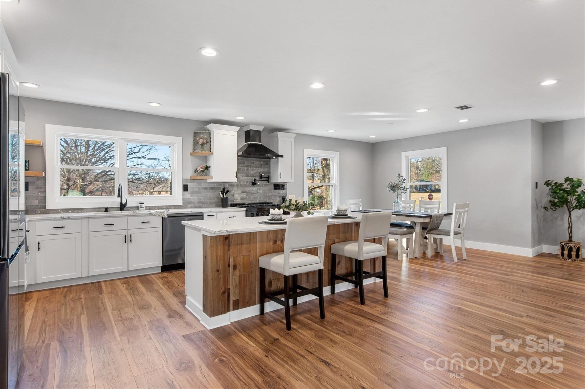 Photo one of 1206 9Th Nw St Hickory NC 28601 | MLS 4230812