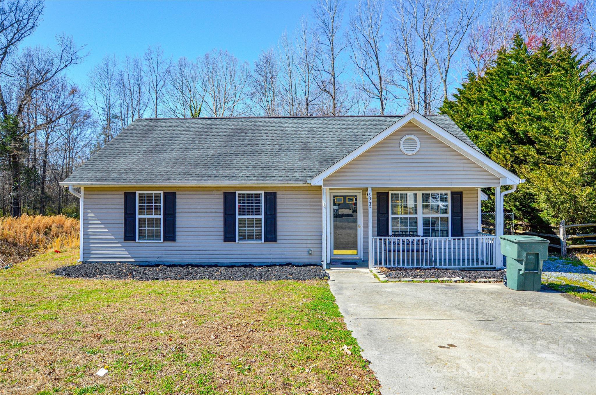 Photo one of 3345 Hunting Wood Ct Gastonia NC 28052 | MLS 4230866