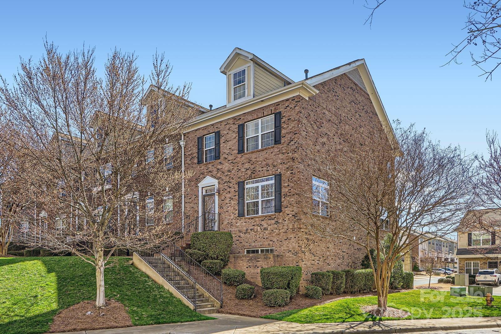 Photo one of 8436 Summerford Dr Charlotte NC 28269 | MLS 4230809