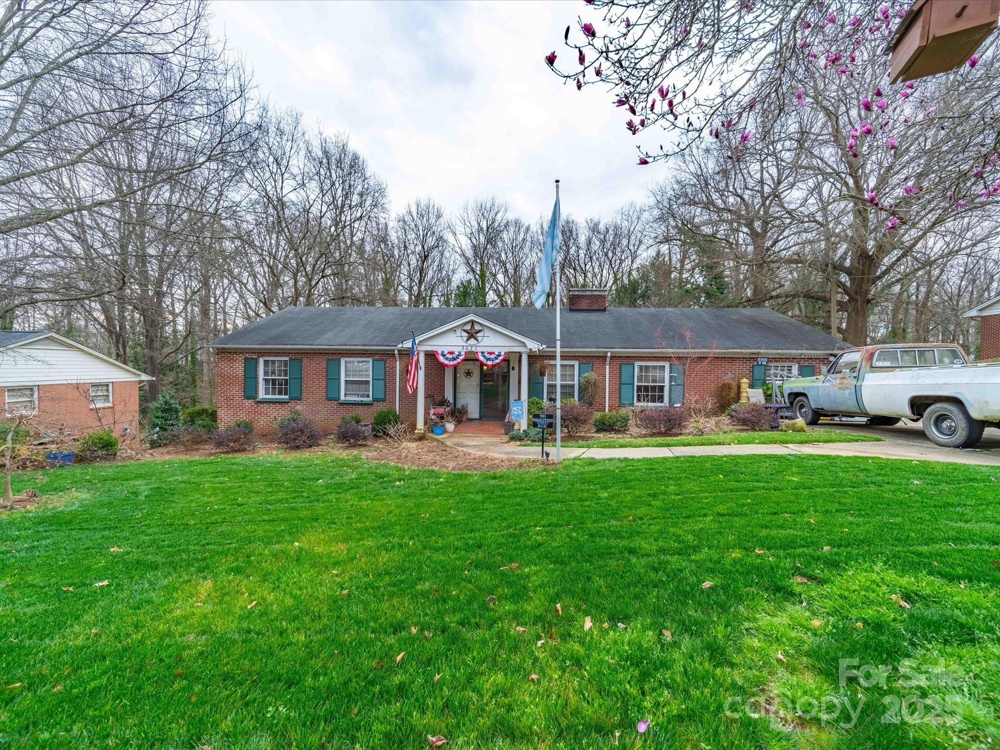 Photo one of 3021 Whitson Rd Gastonia NC 28054 | MLS 4230963