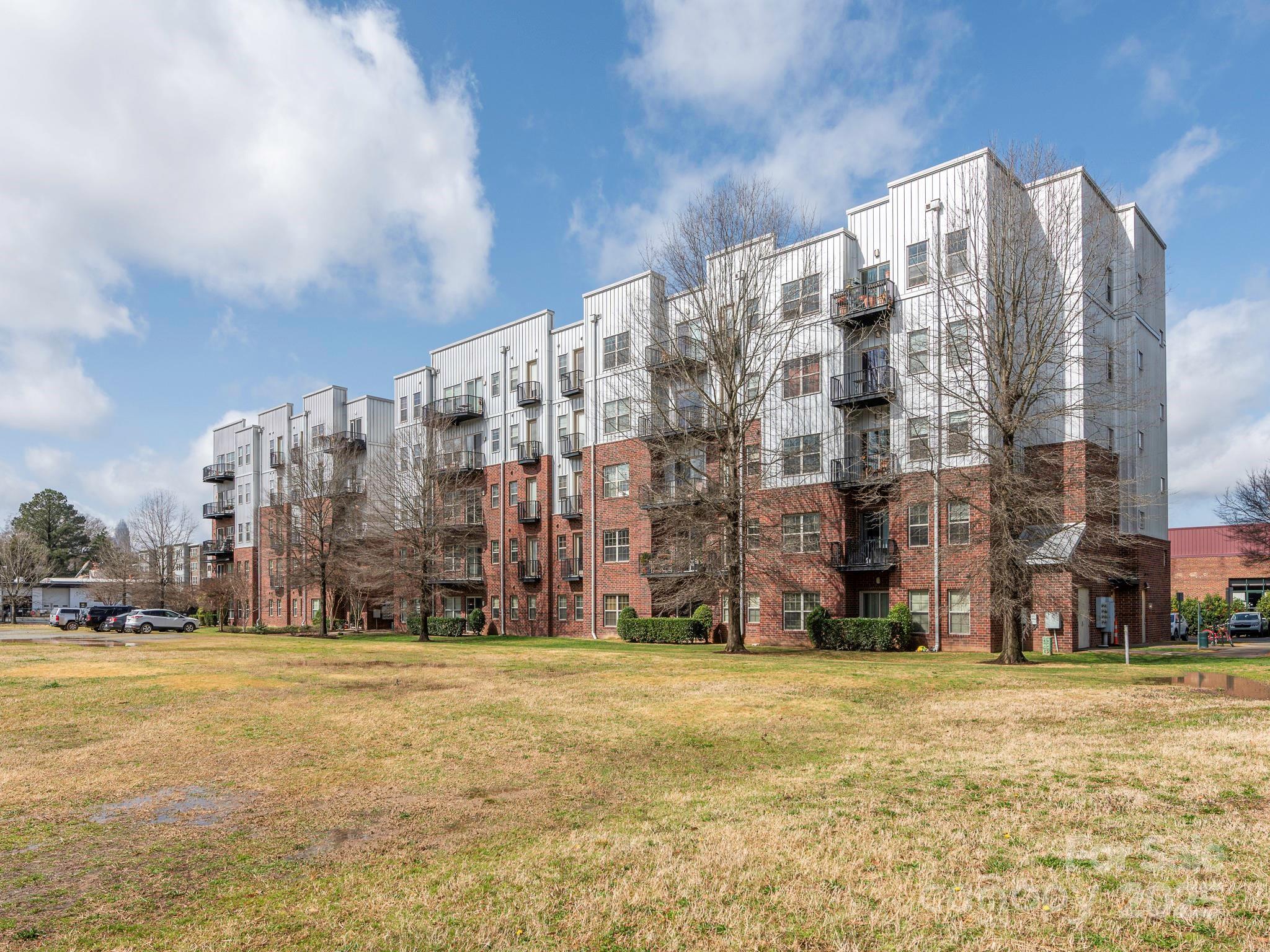 Photo one of 2338 Yadkin Ave # 503 Charlotte NC 28205 | MLS 4231059