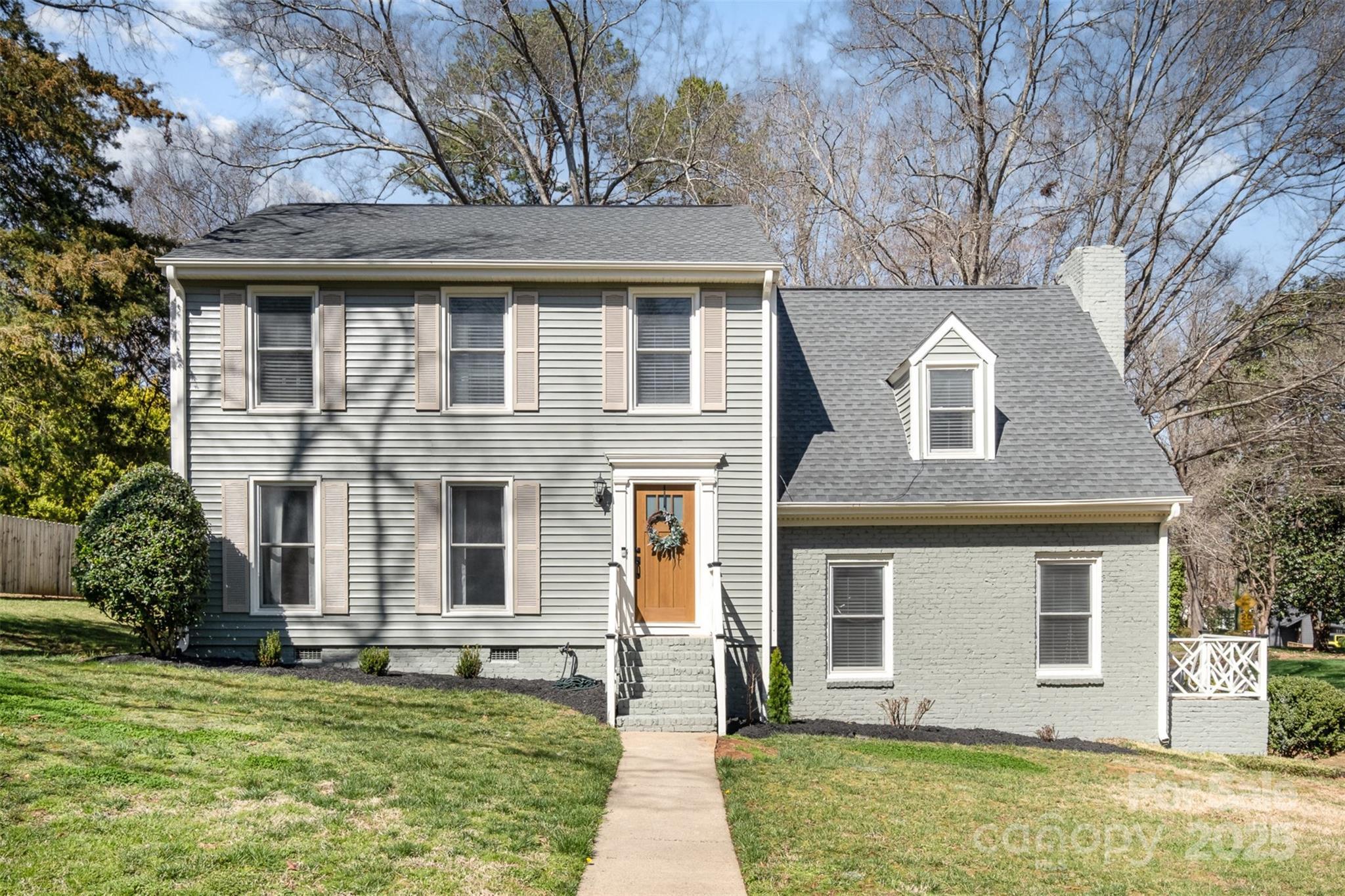 Photo one of 5019 Crooked Oak Ln Charlotte NC 28226 | MLS 4231052