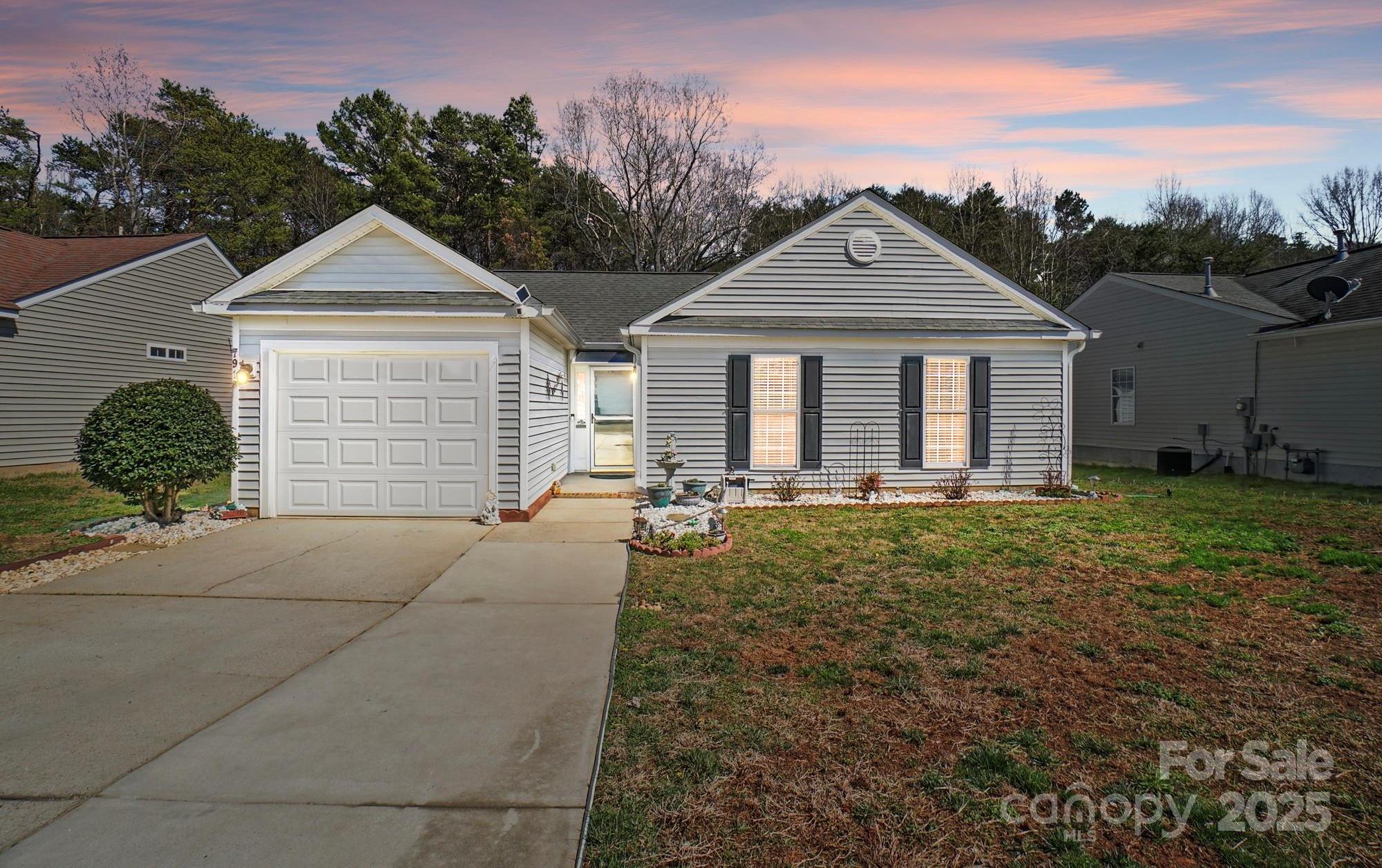 Photo one of 7918 Travers Run Dr Charlotte NC 28215 | MLS 4231630