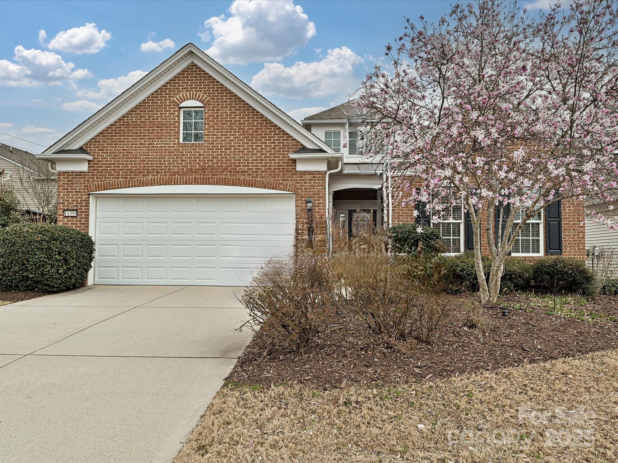 Photo one of 14309 Stonewater Ct Fort Mill SC 29707 | MLS 4231726