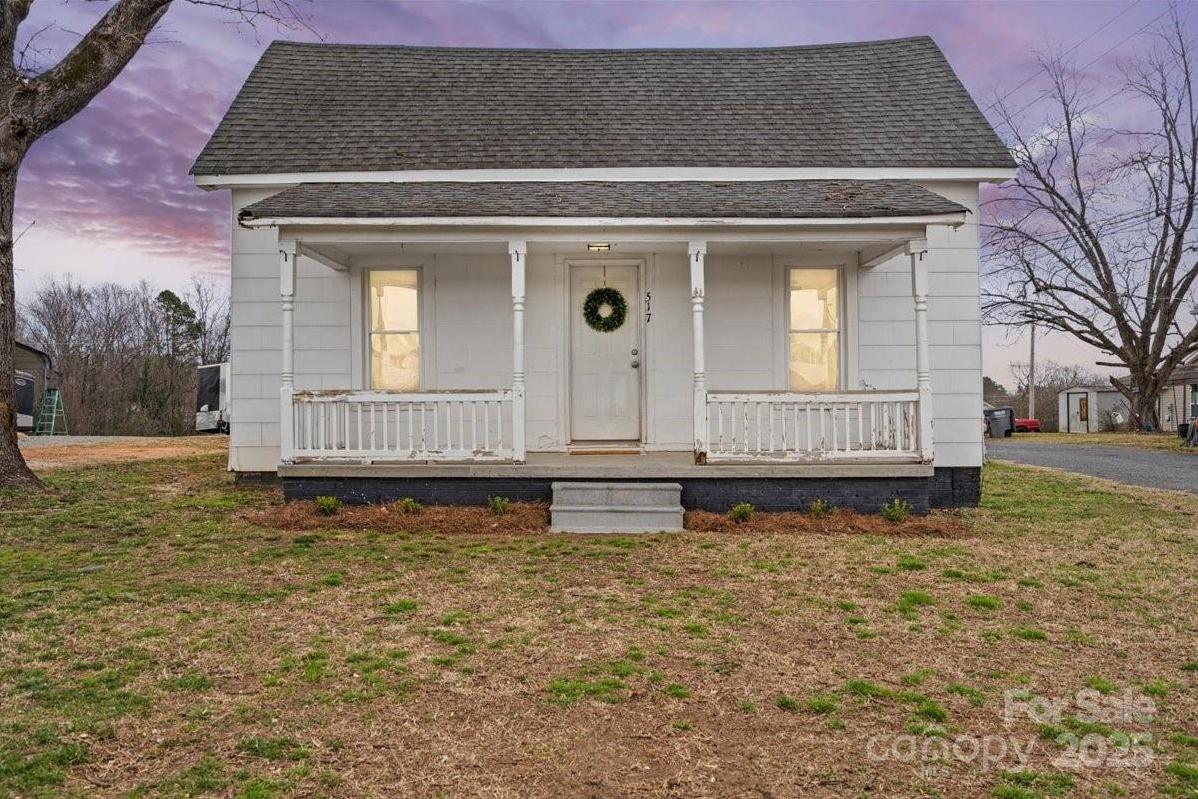 Photo one of 517 S Central Ave Landis NC 28088 | MLS 4231758