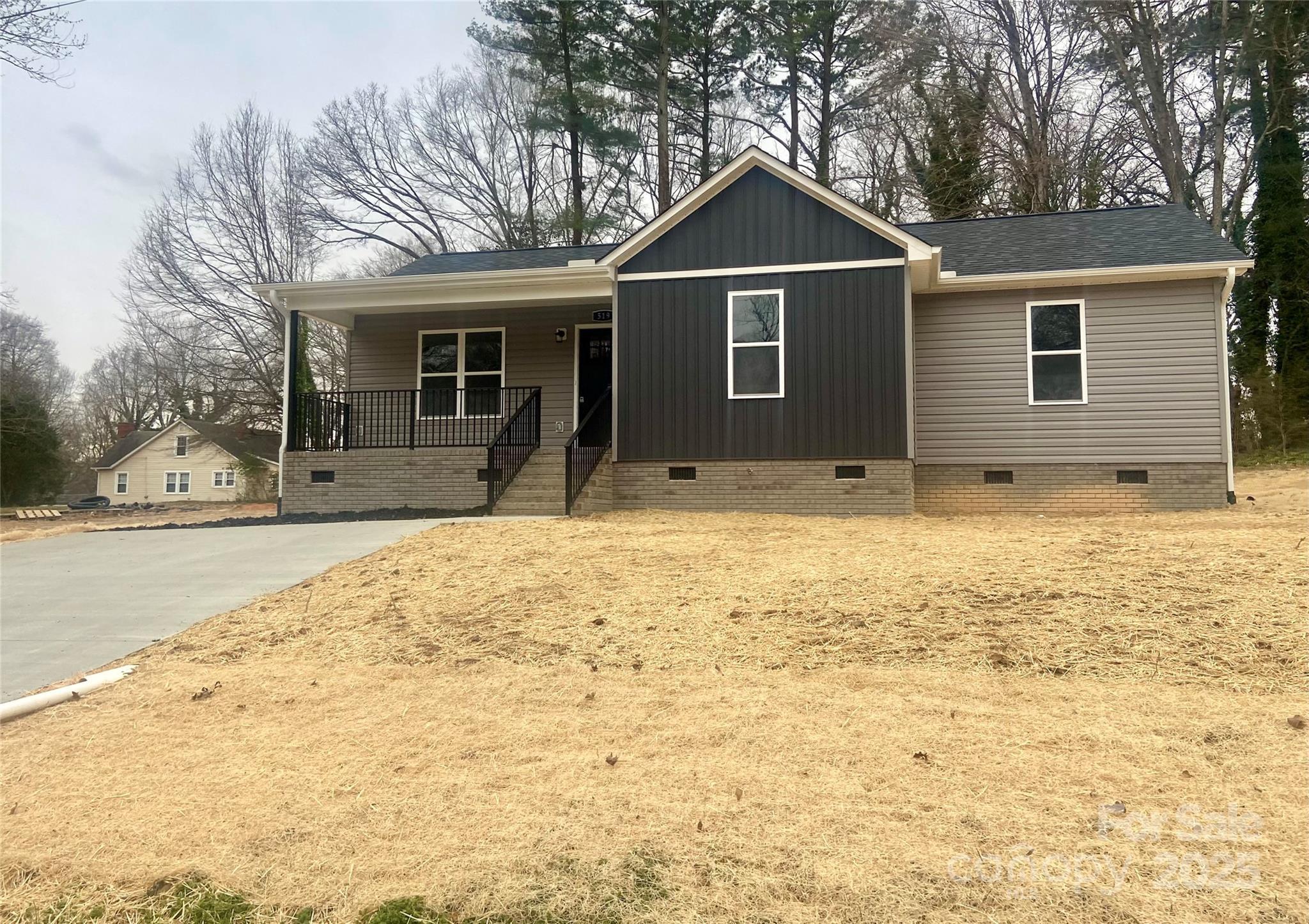 Photo one of 519 N State St Lincolnton NC 28092 | MLS 4231749