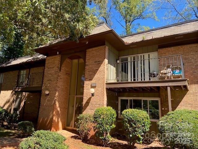 Photo one of 300 Orchard Trace Ln # 3 Charlotte NC 28213 | MLS 4231871