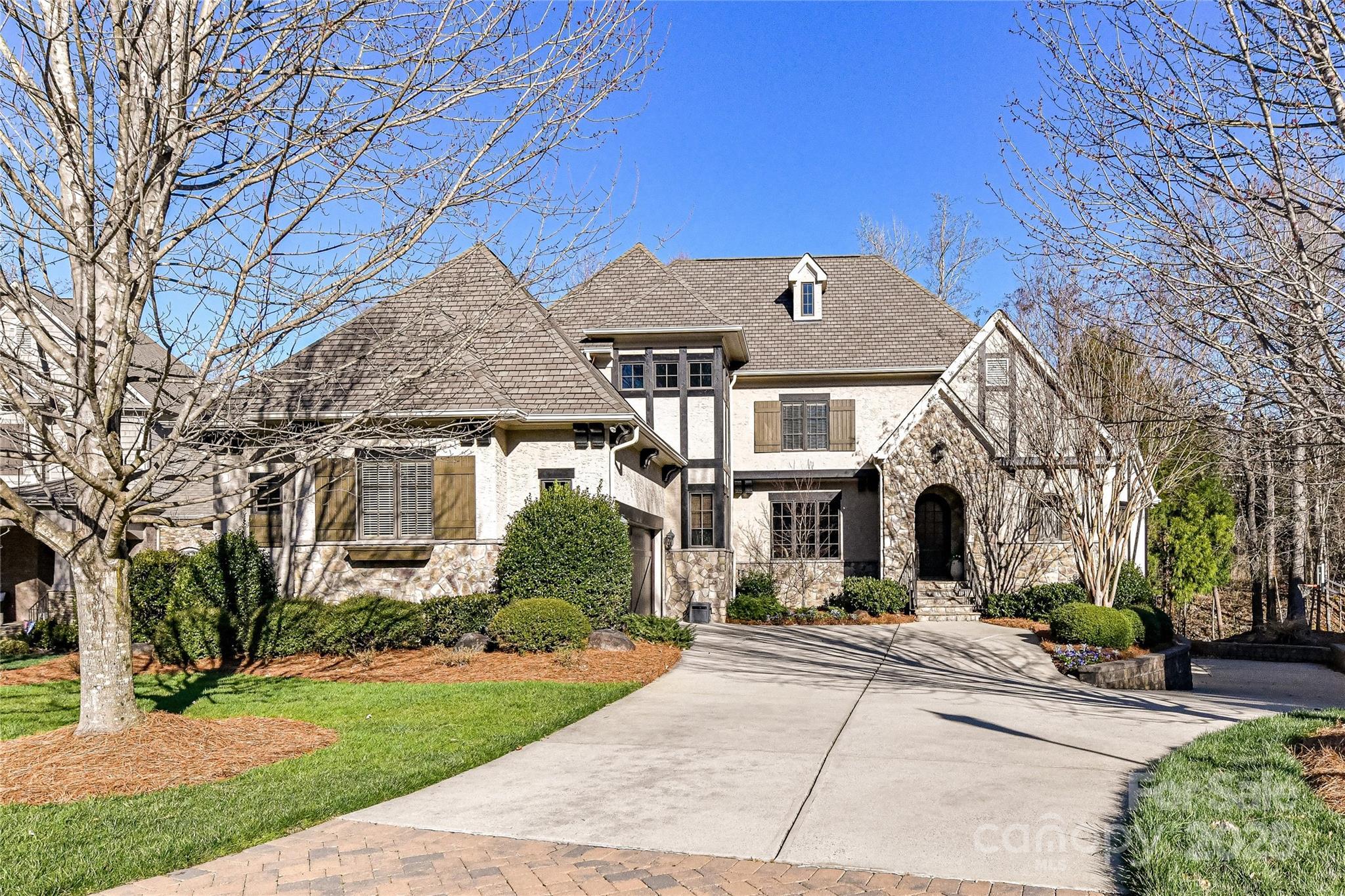 Photo one of 1355 Wyndmere Hills Ln Matthews NC 28105 | MLS 4231929