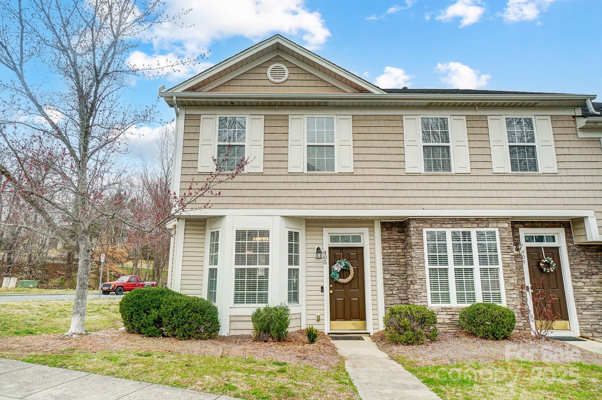 Photo one of 405 Goldstaff Ln Charlotte NC 28273 | MLS 4231951