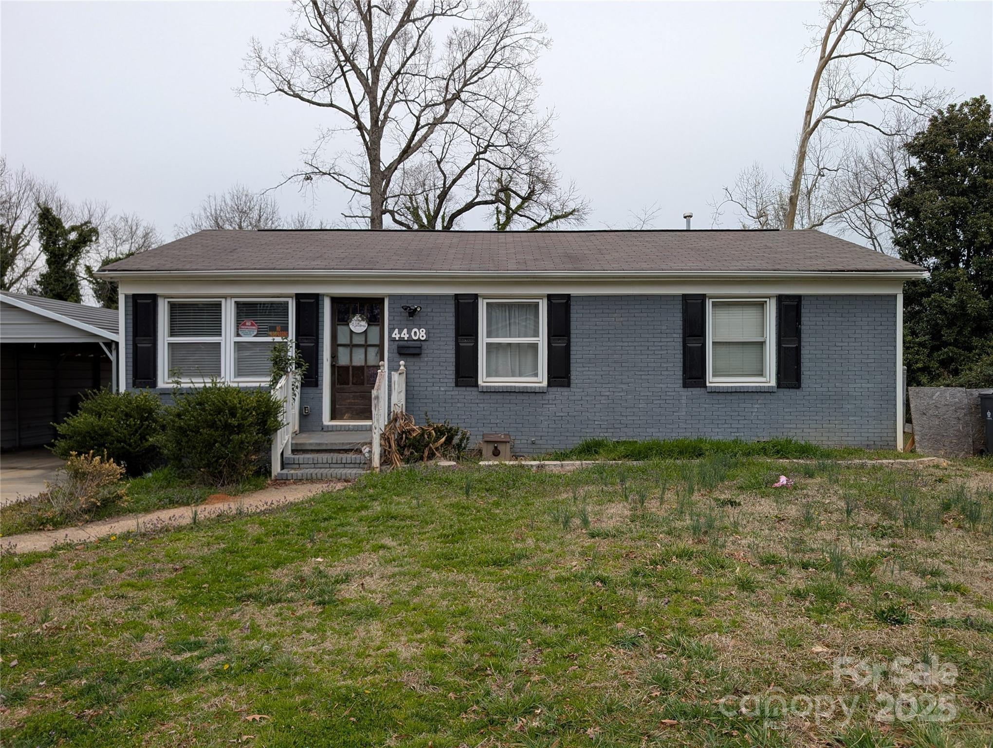 Photo one of 4408 Pebblebrook Dr Charlotte NC 28208 | MLS 4231924