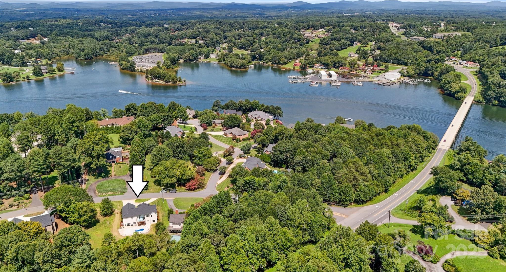 Photo one of 4808 1St Nw St Hickory NC 28601 | MLS 4232372
