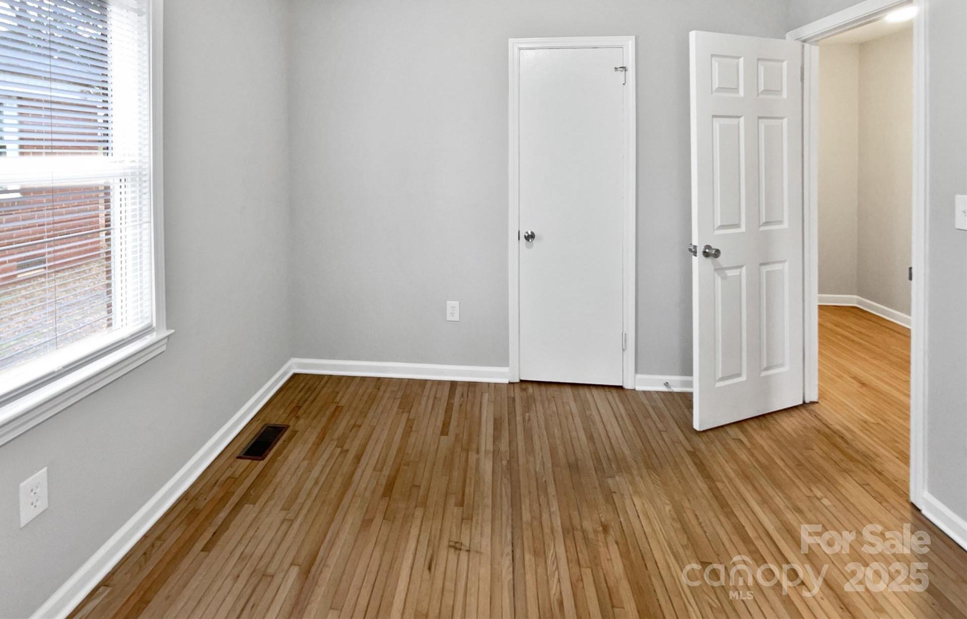 Photo #15