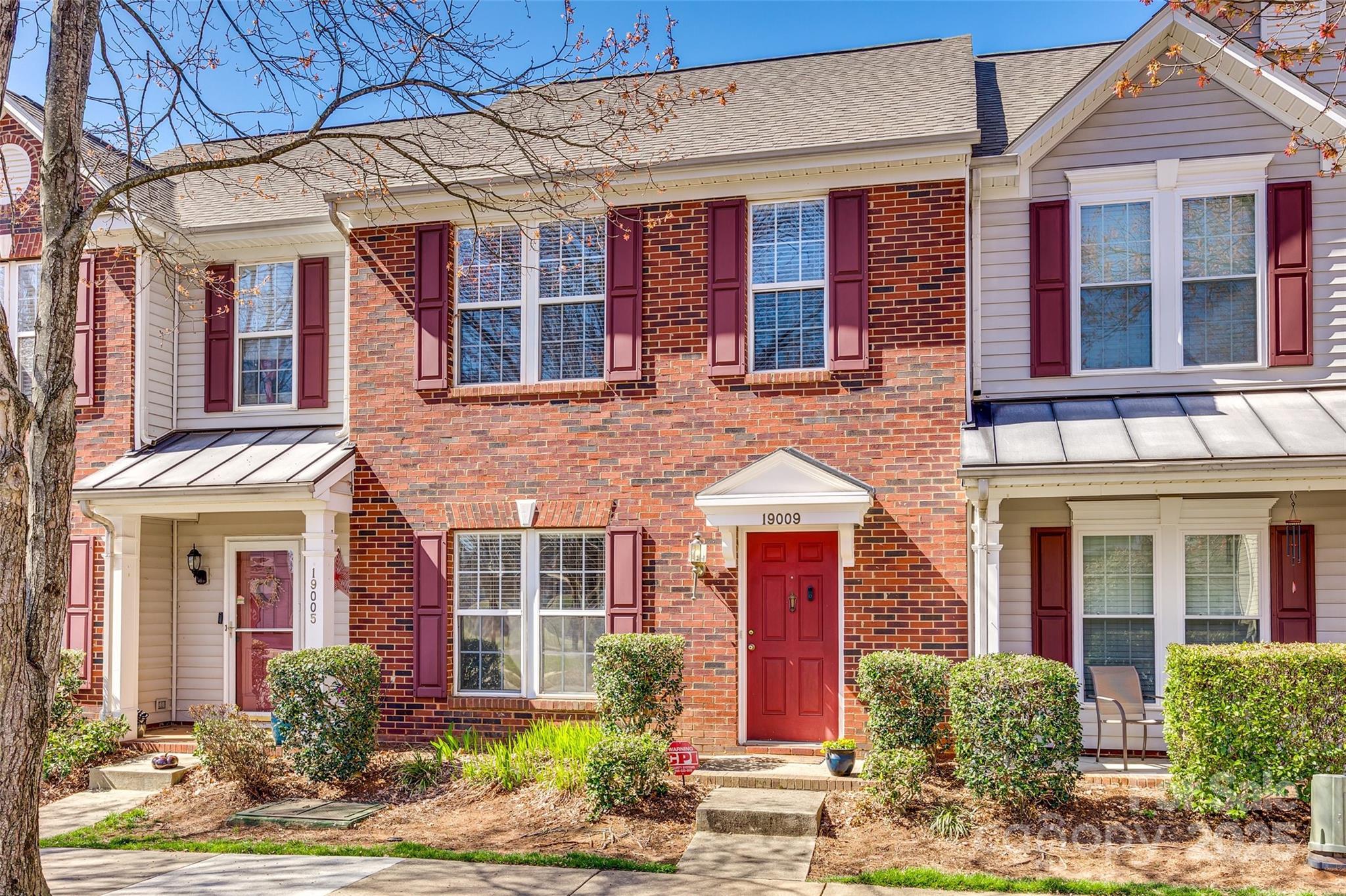 Photo one of 19009 Coachmans Trce Cornelius NC 28031 | MLS 4233497