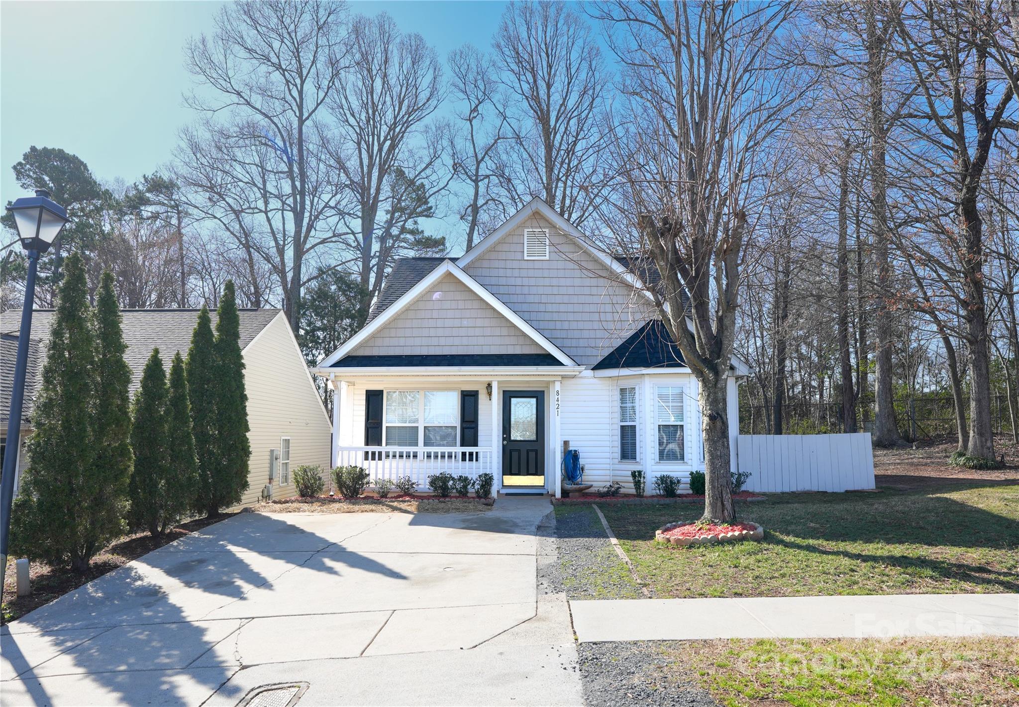 Photo one of 8421 Kings Creek Dr Charlotte NC 28273 | MLS 4234070