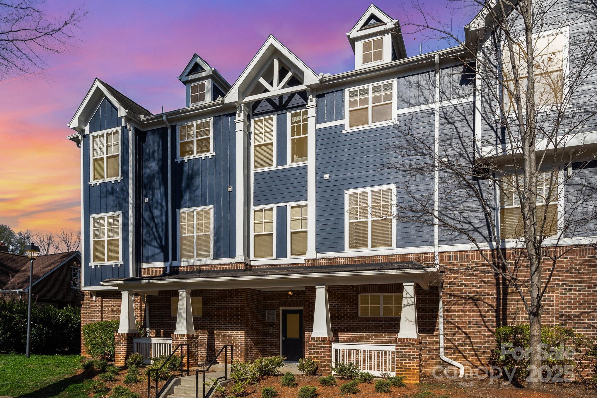 Photo one of 1525 Walnut View Dr Charlotte NC 28208 | MLS 4234388