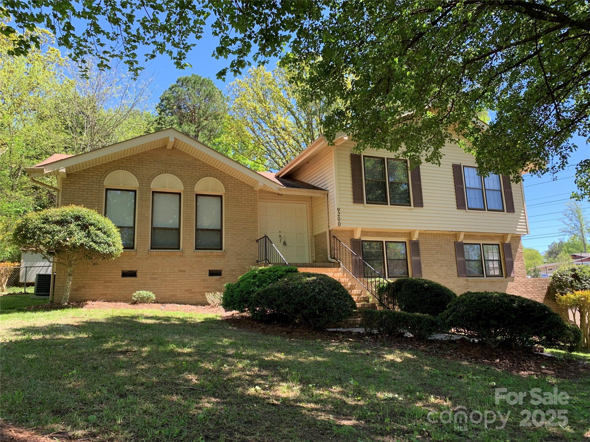 Photo one of 9200 Joyce Kilmer Dr Charlotte NC 28213 | MLS 4234600