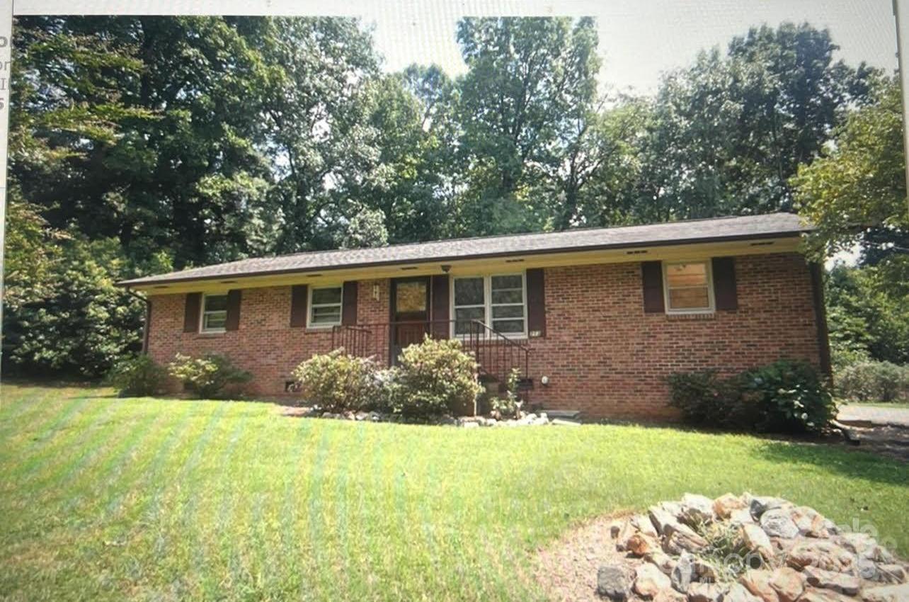 Photo one of 213 Turner Rd Gastonia NC 28056 | MLS 4235011