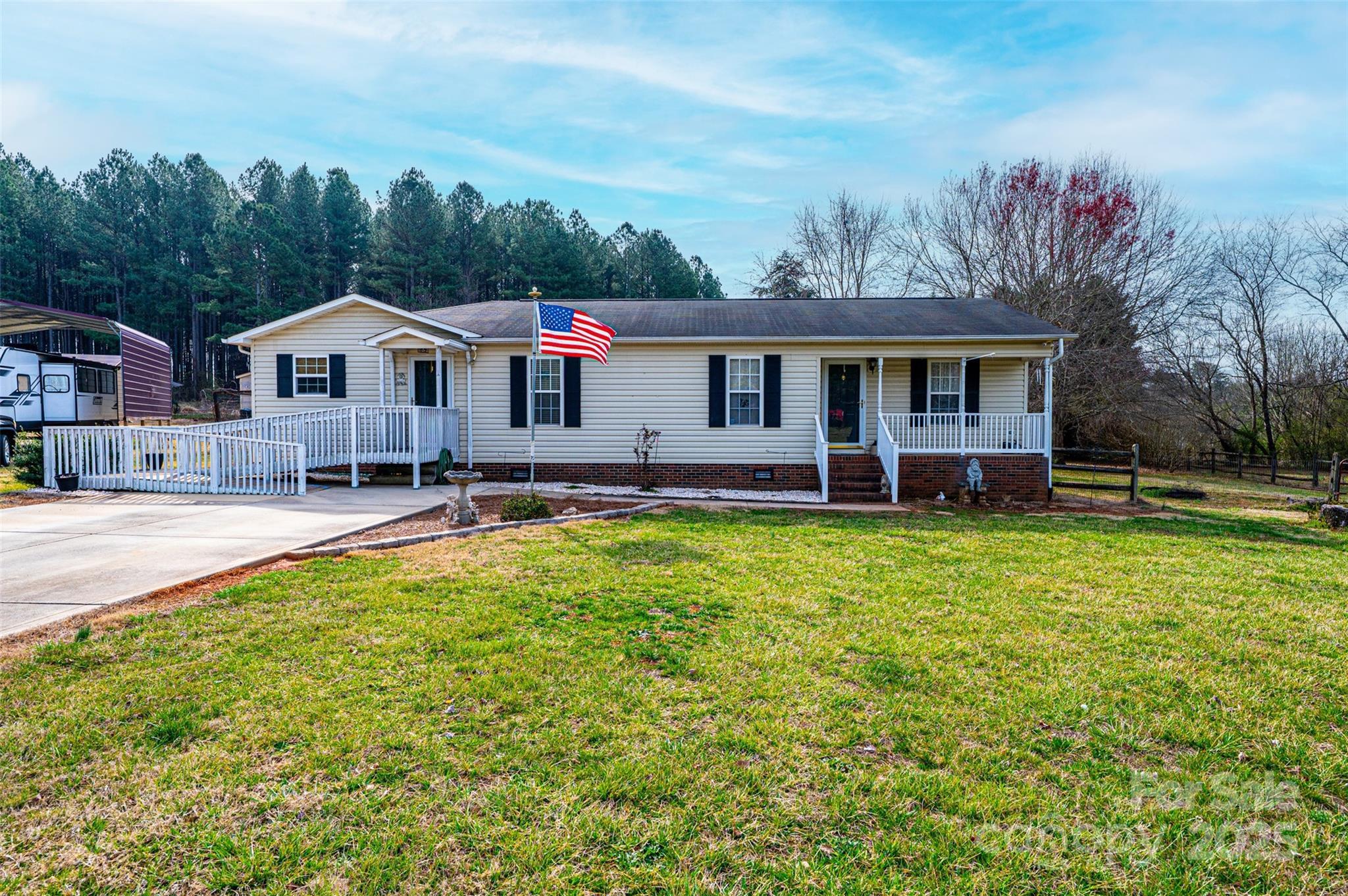 Photo one of 2561 Ellys St Lincolnton NC 28092 | MLS 4235022