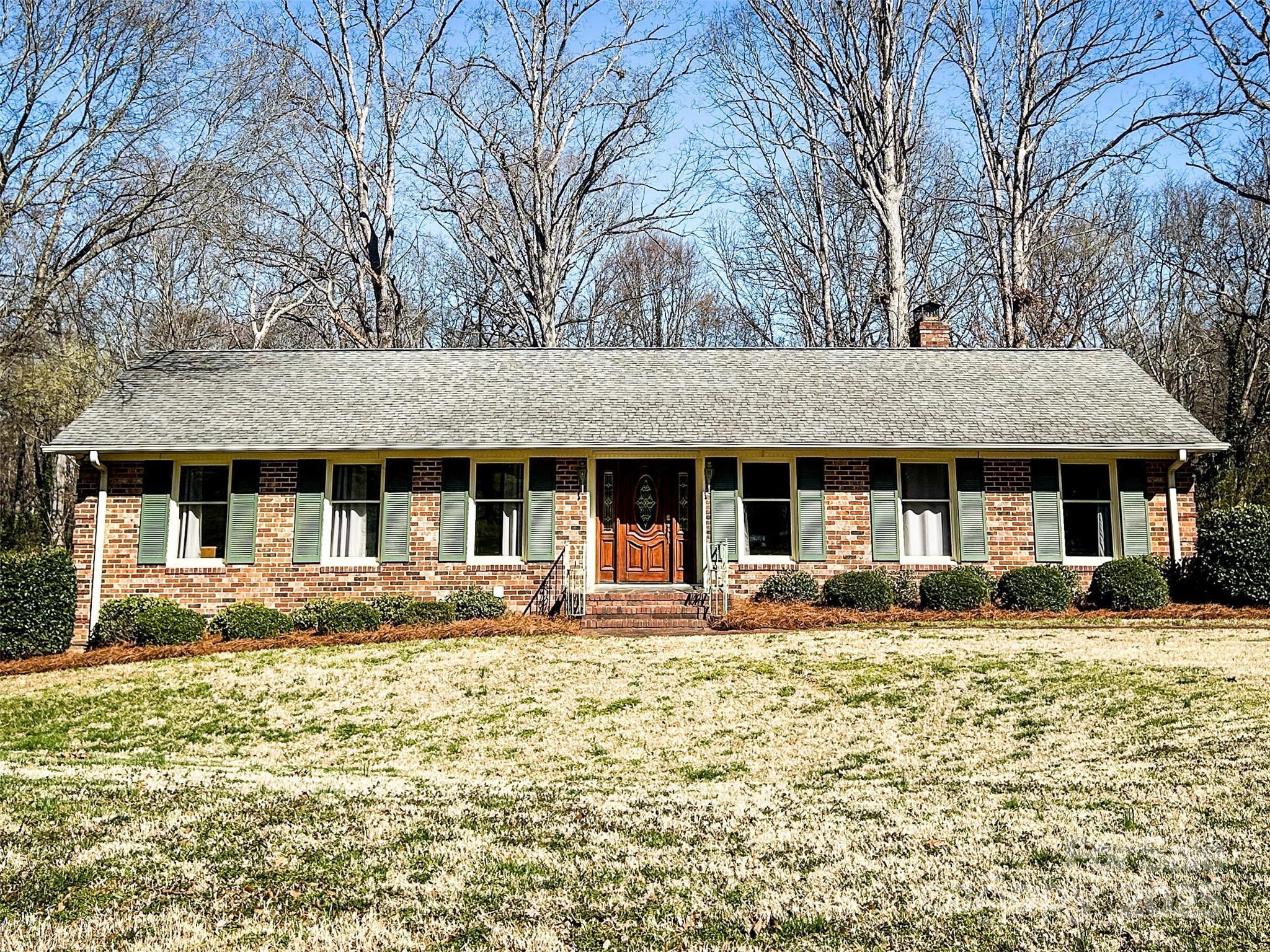 Photo one of 925 Belmorrow Dr Charlotte NC 28214 | MLS 4235065