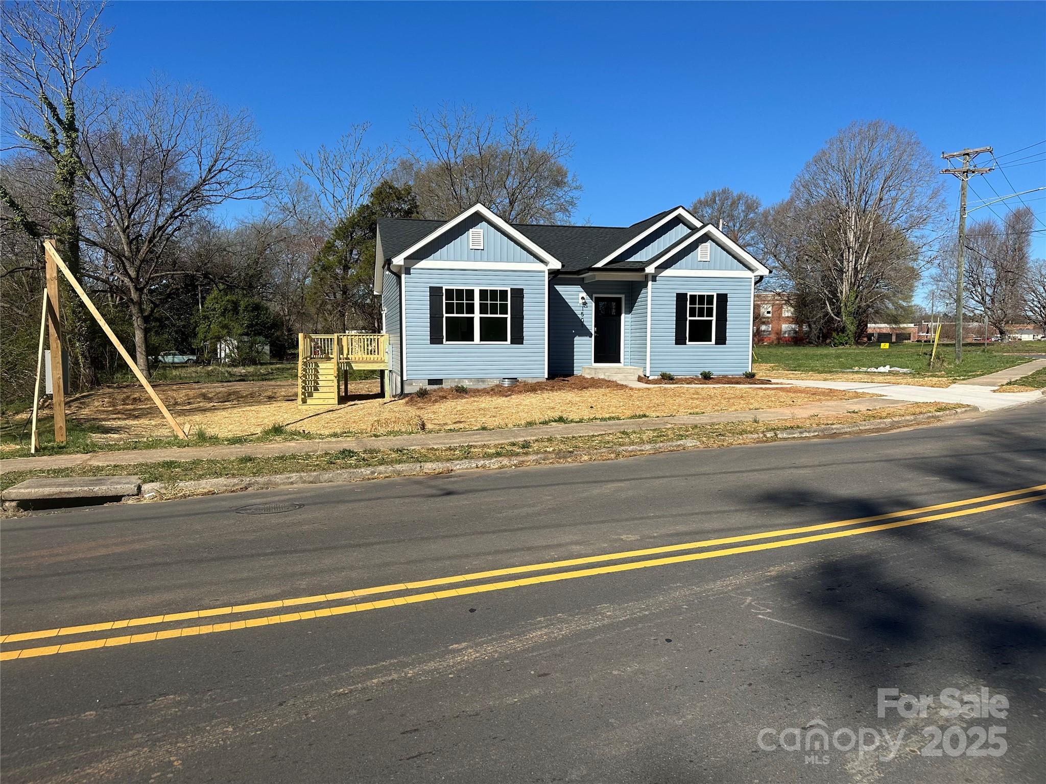 Photo one of 1501 School Ave Gastonia NC 28052 | MLS 4235138