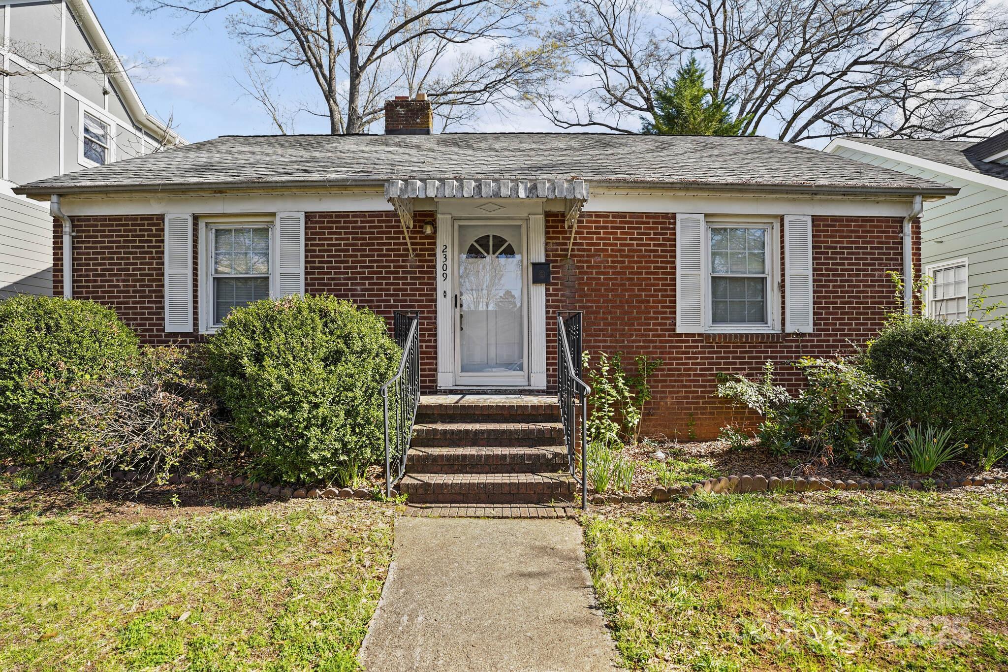 Photo one of 2309 Shenandoah Ave Charlotte NC 28205 | MLS 4235183