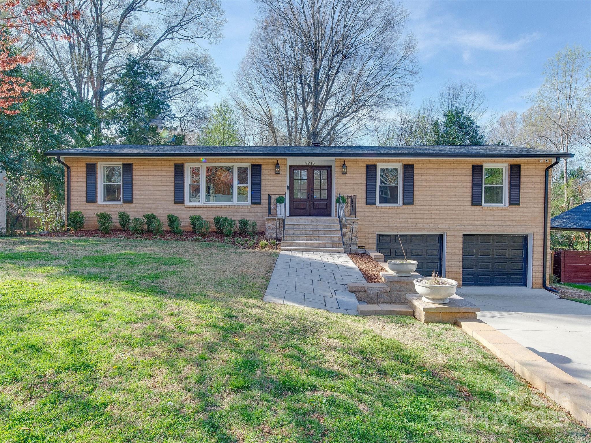 Photo one of 4216 Maureen Dr Charlotte NC 28205 | MLS 4235131