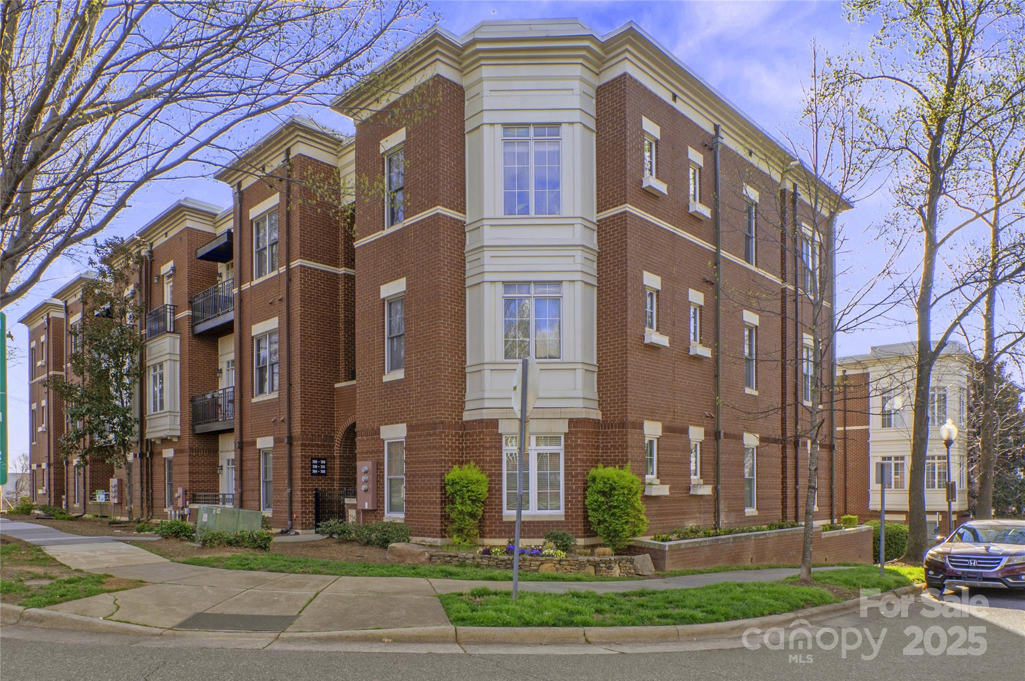 Photo one of 792 N Davidson St Charlotte NC 28202 | MLS 4235117