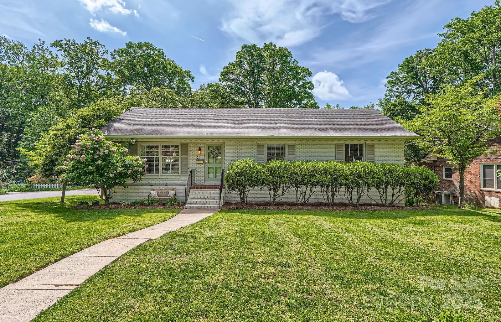 Photo one of 2144 Shadyview Dr Charlotte NC 28210 | MLS 4235208