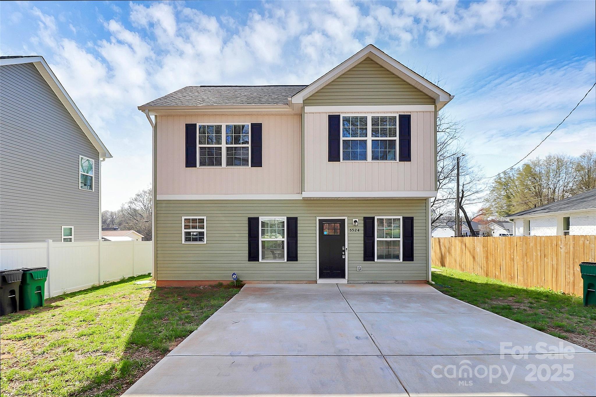 Photo one of 5524 Howard St Charlotte NC 28269 | MLS 4235618