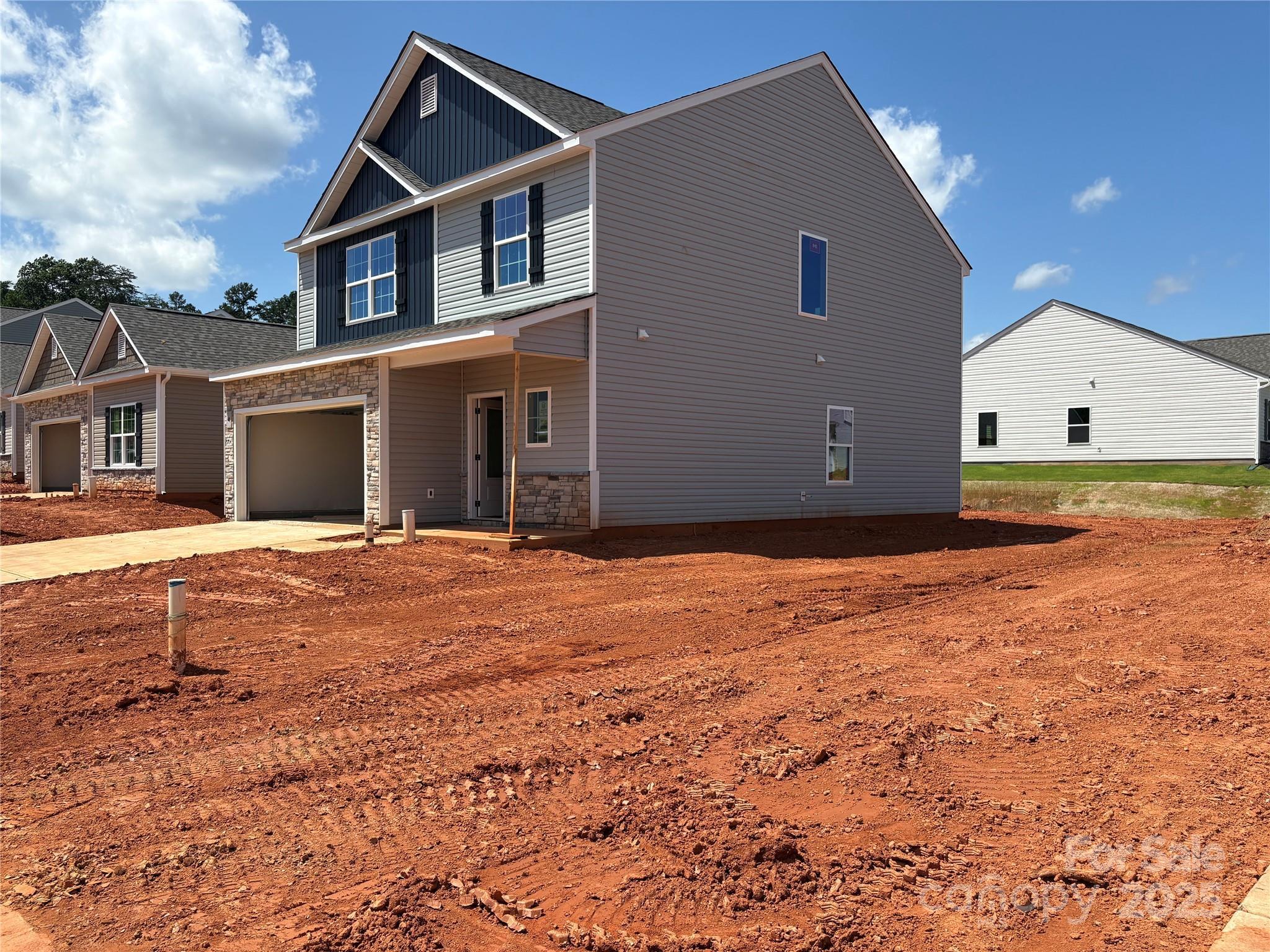 Photo one of 5704 Skinny Dr Charlotte NC 28215 | MLS 4235676