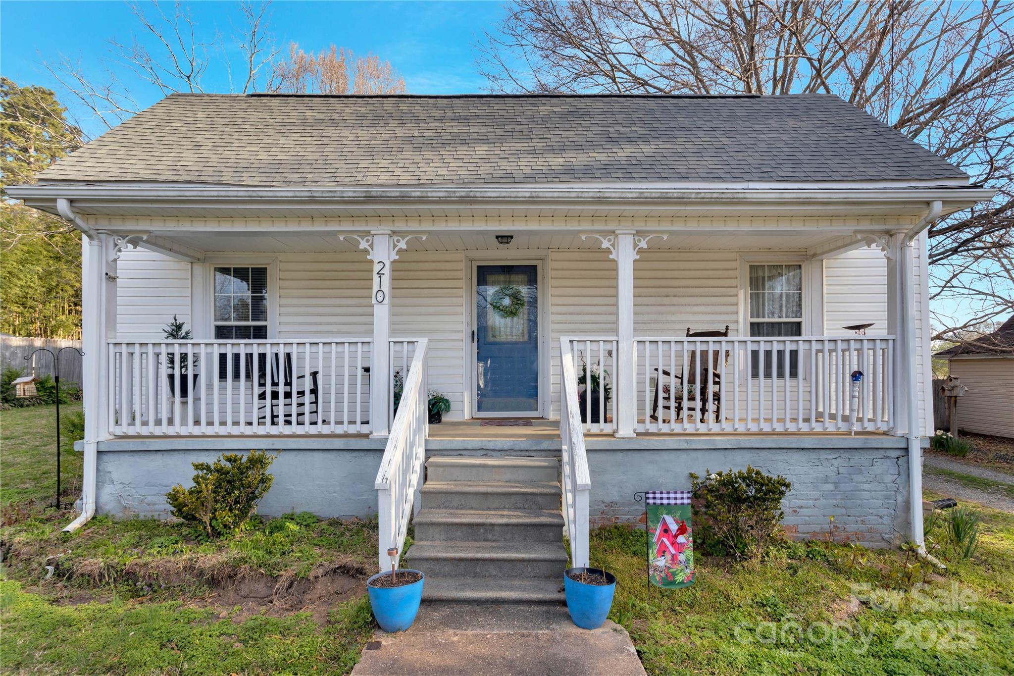 Photo one of 210 W Lee Ave Bessemer City NC 28016 | MLS 4235981