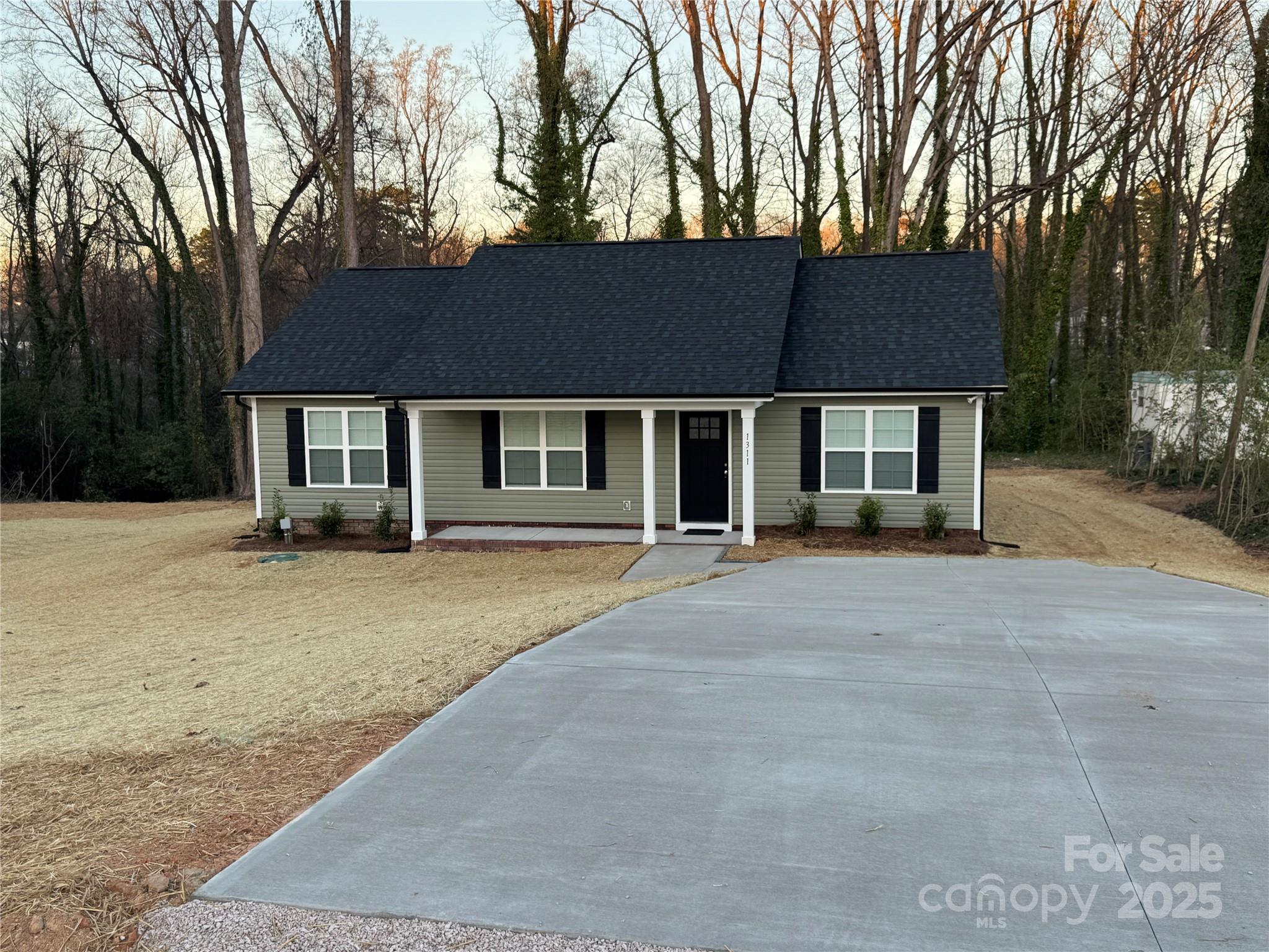 Photo one of 1311 Meadow Ave Kannapolis NC 28083 | MLS 4237185