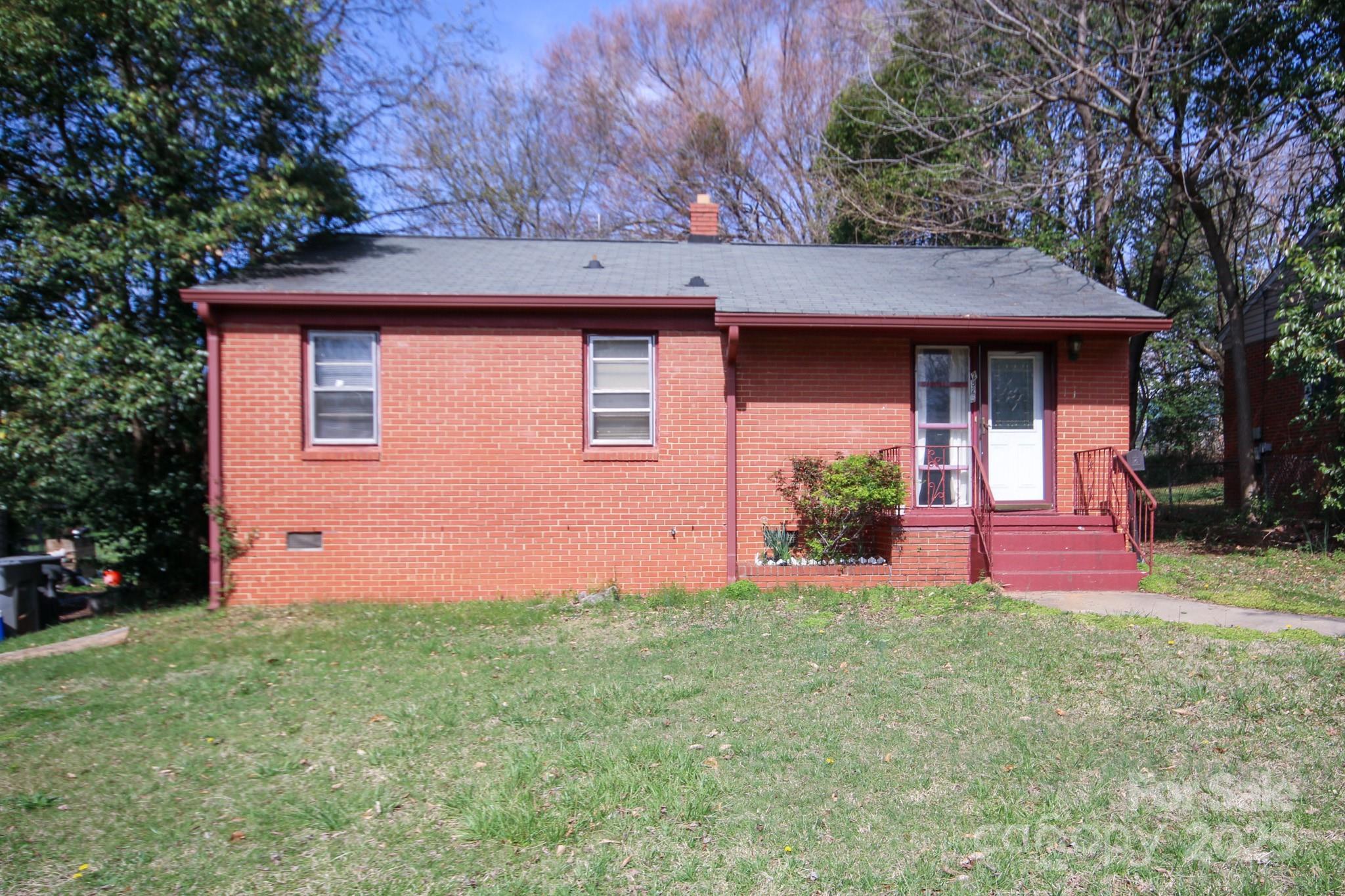 Photo one of 2825 Bancroft St # C Charlotte NC 28206 | MLS 4237119