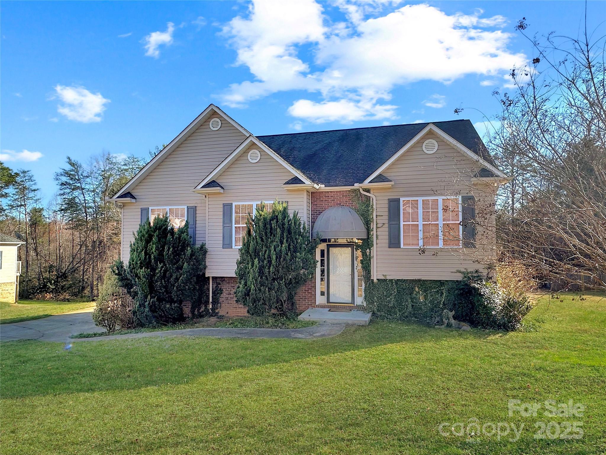 Photo one of 9530 Driftwood Ct Hickory NC 28601 | MLS 4237168