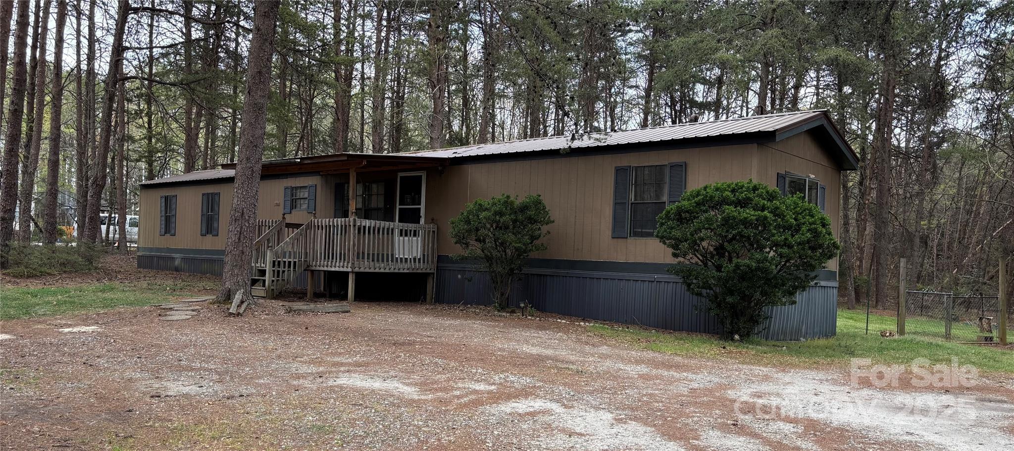 Photo one of 3748 Caribou Dr Sherrills Ford NC 28673 | MLS 4237798