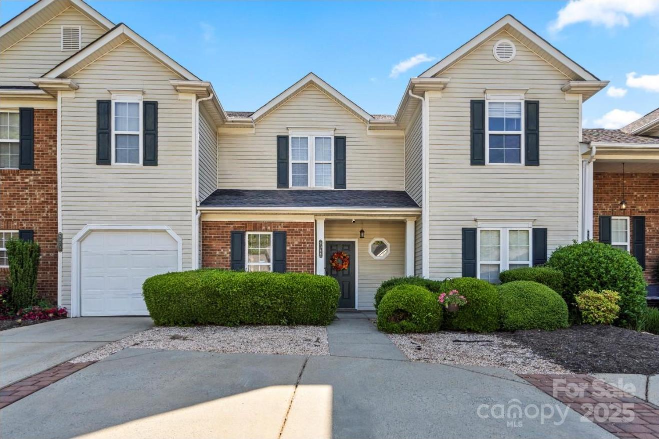 Photo one of 9068 Cinnabay Dr Charlotte NC 28216 | MLS 4238215