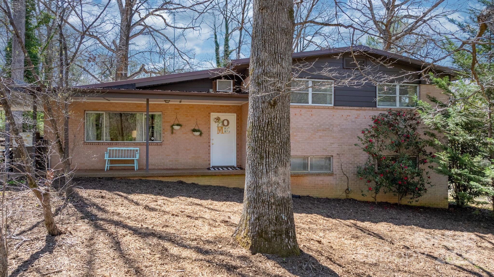 Photo one of 3407 14Th Sw Ave Hickory NC 28602 | MLS 4239000