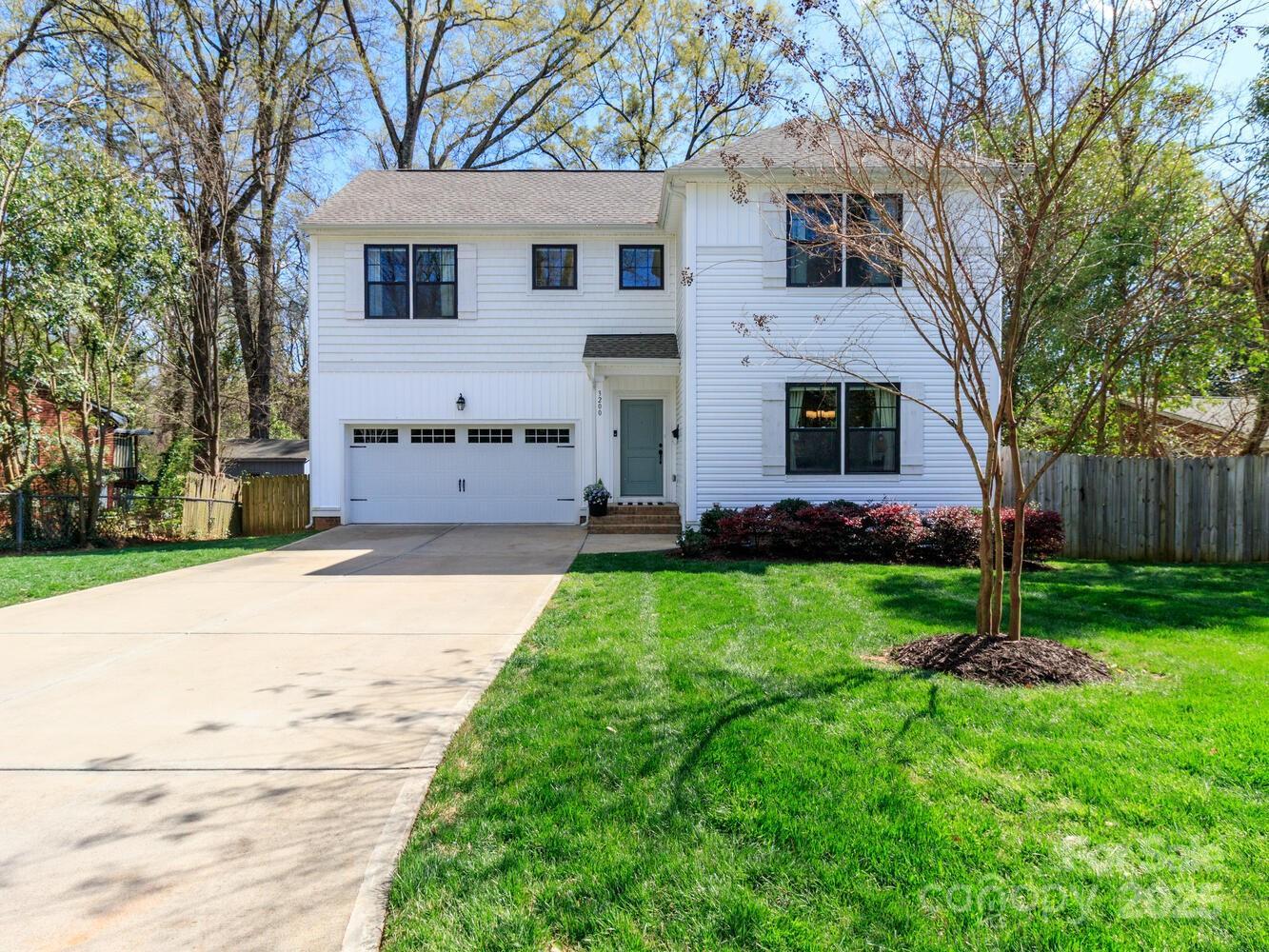 Photo one of 3200 Cosby Pl Charlotte NC 28205 | MLS 4239425