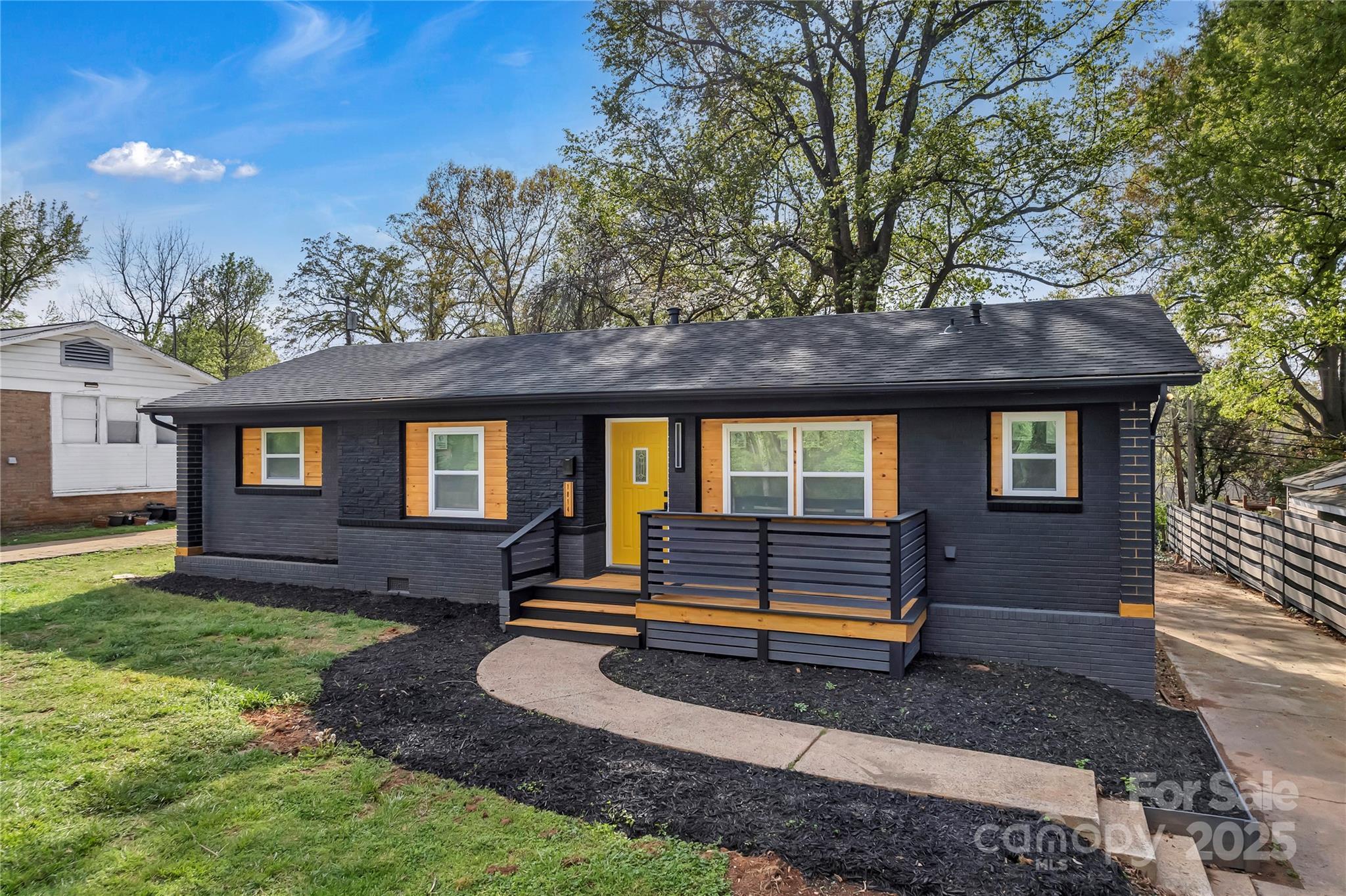 Photo one of 1814 Eastway Dr Charlotte NC 28205 | MLS 4239962